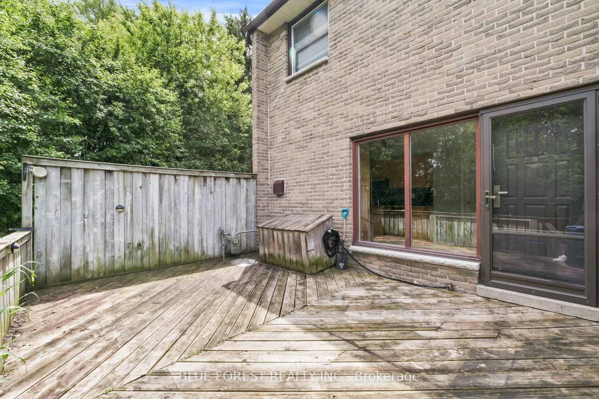 696 Wonderland Road S, #15