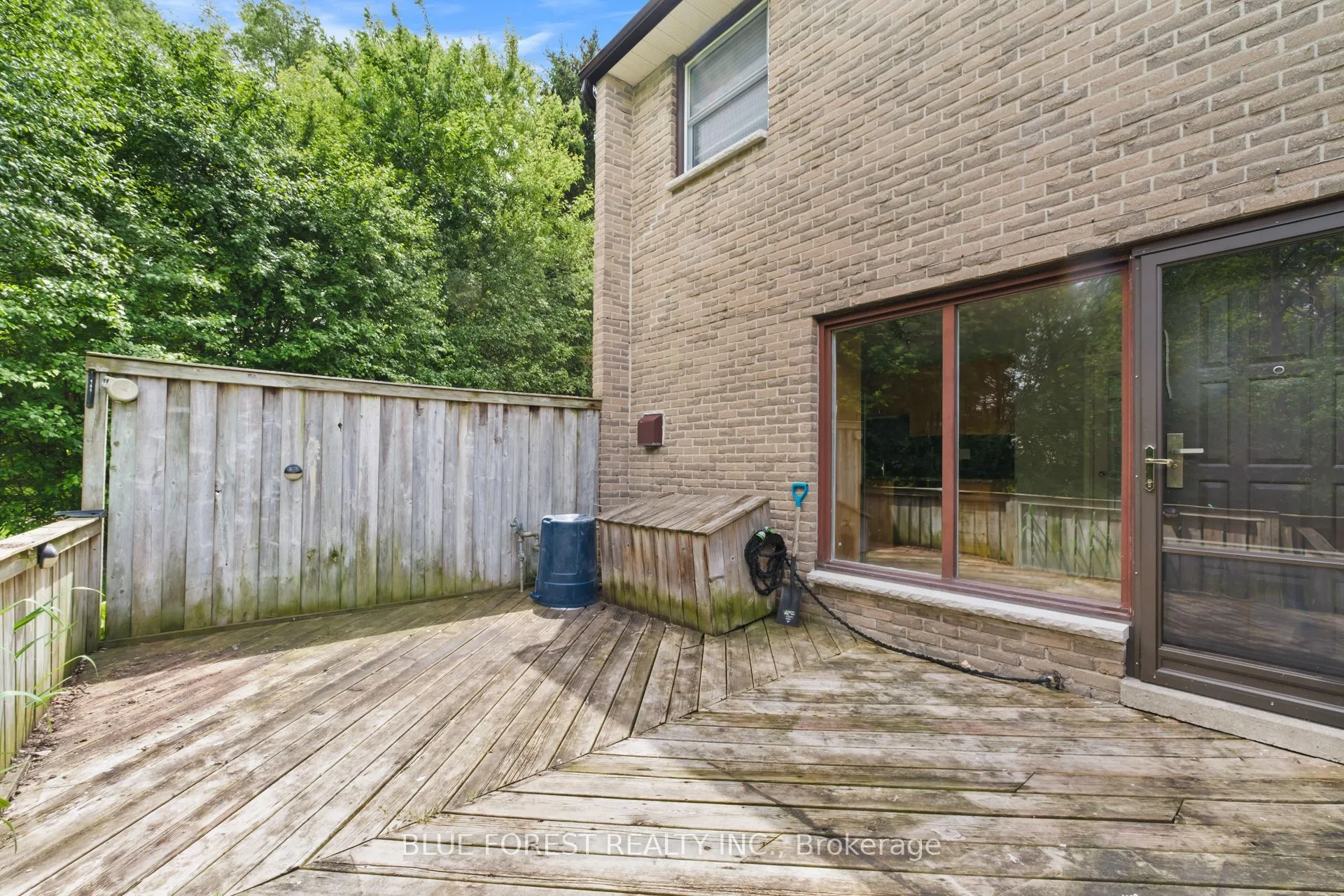 696 Wonderland Road S, #15