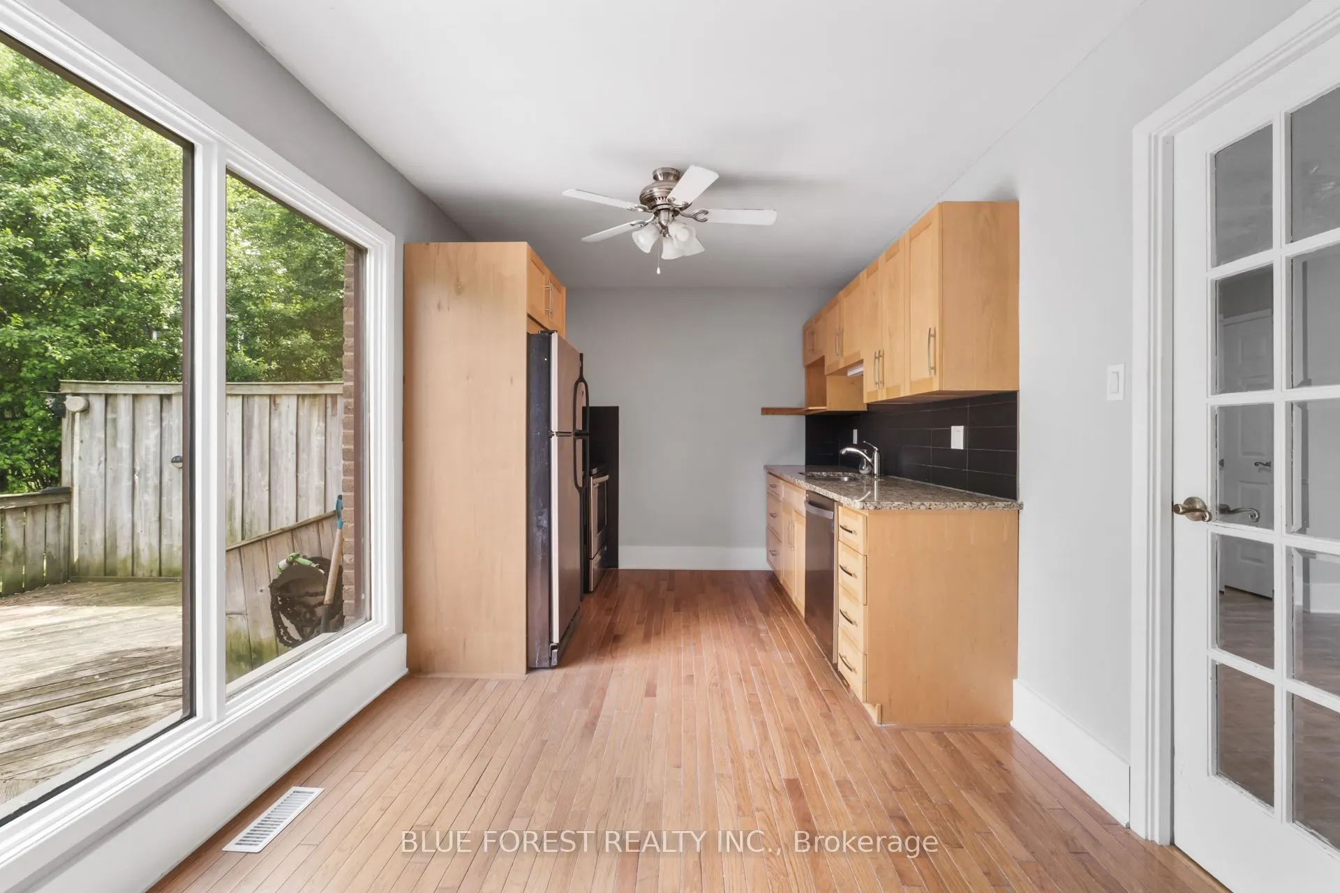 696 Wonderland Road S, #15
