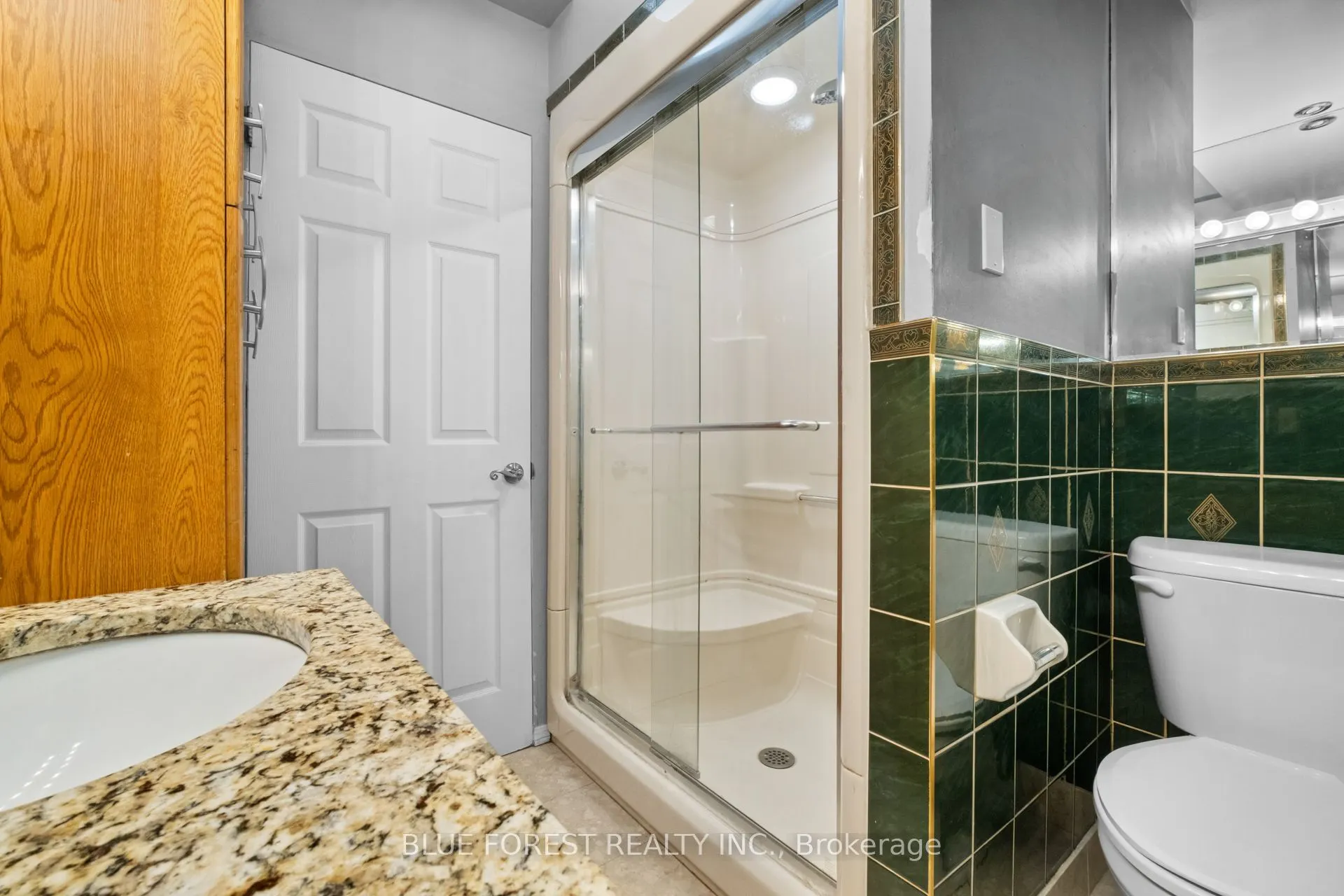 696 Wonderland Road S, #15