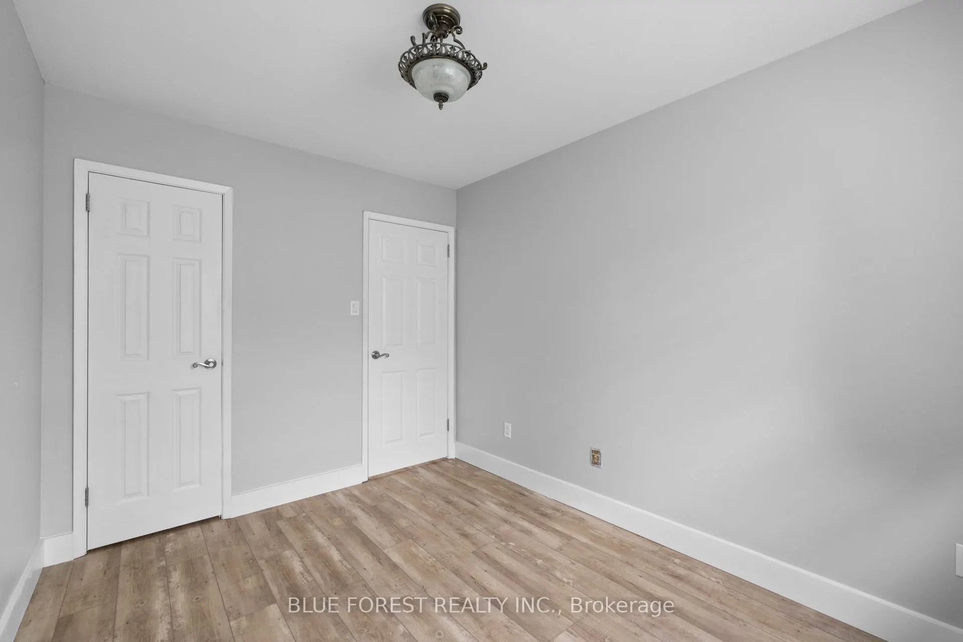 696 Wonderland Road S, #15