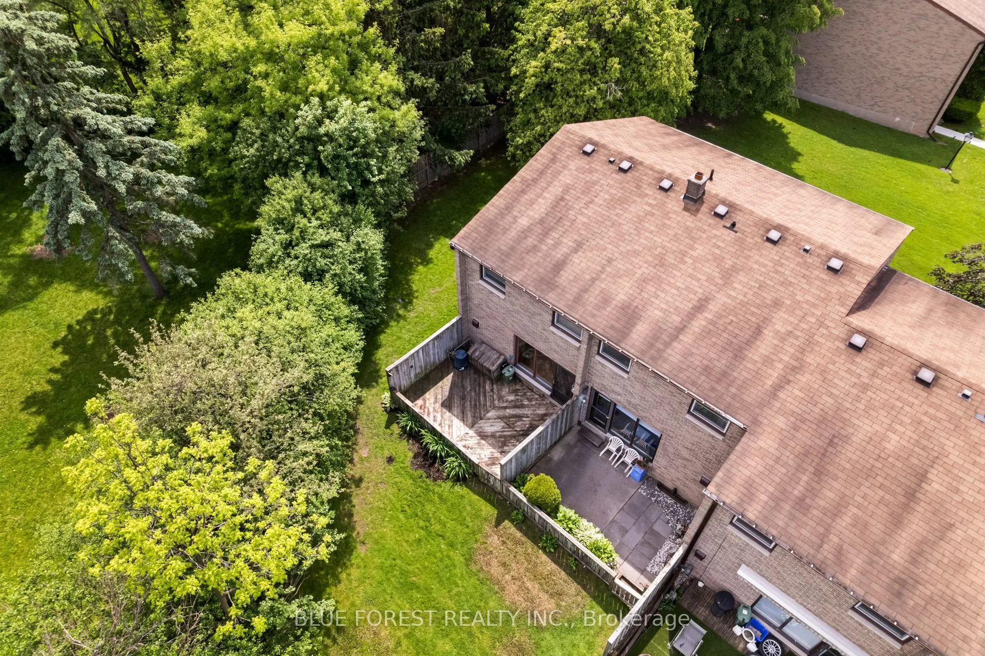 696 Wonderland Road S, #15