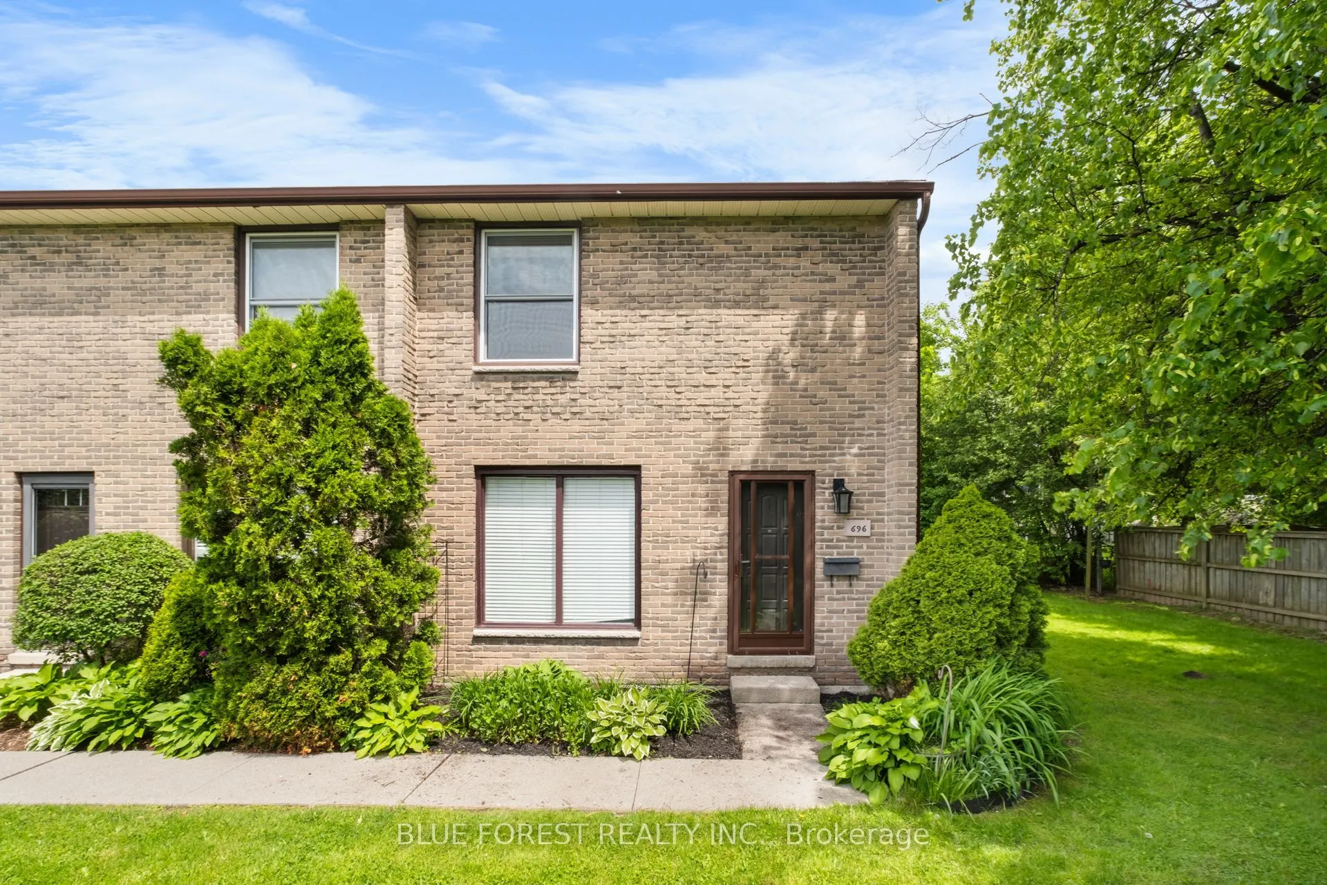 696 Wonderland Road S, #15