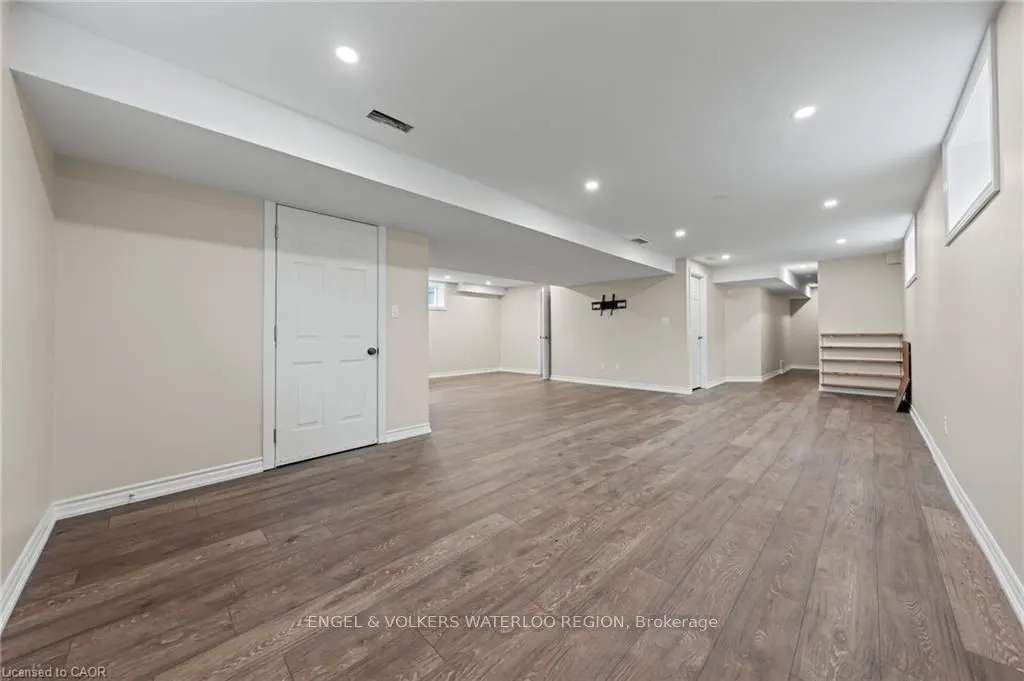 261 Watervale Crescent