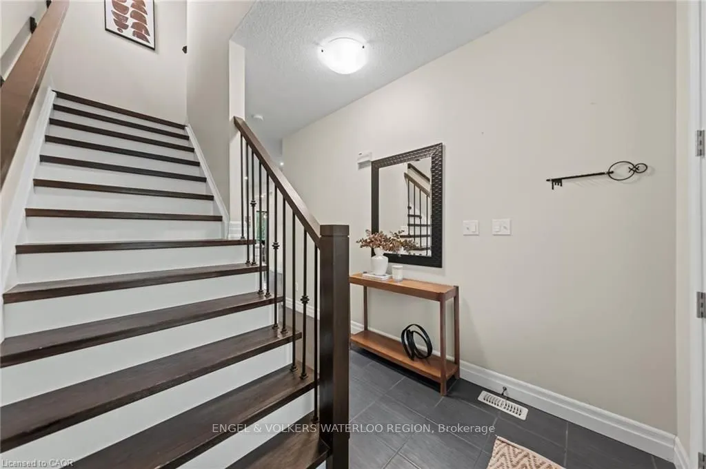 261 Watervale Crescent