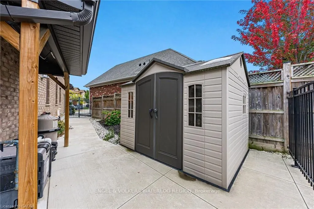 261 Watervale Crescent