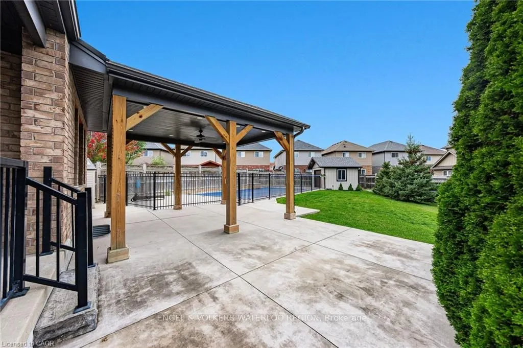 261 Watervale Crescent