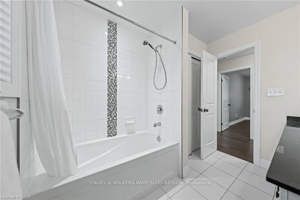 261 Watervale Crescent
