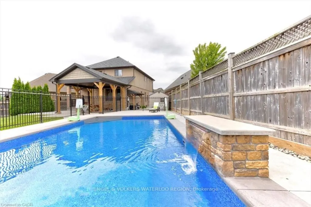 261 Watervale Crescent