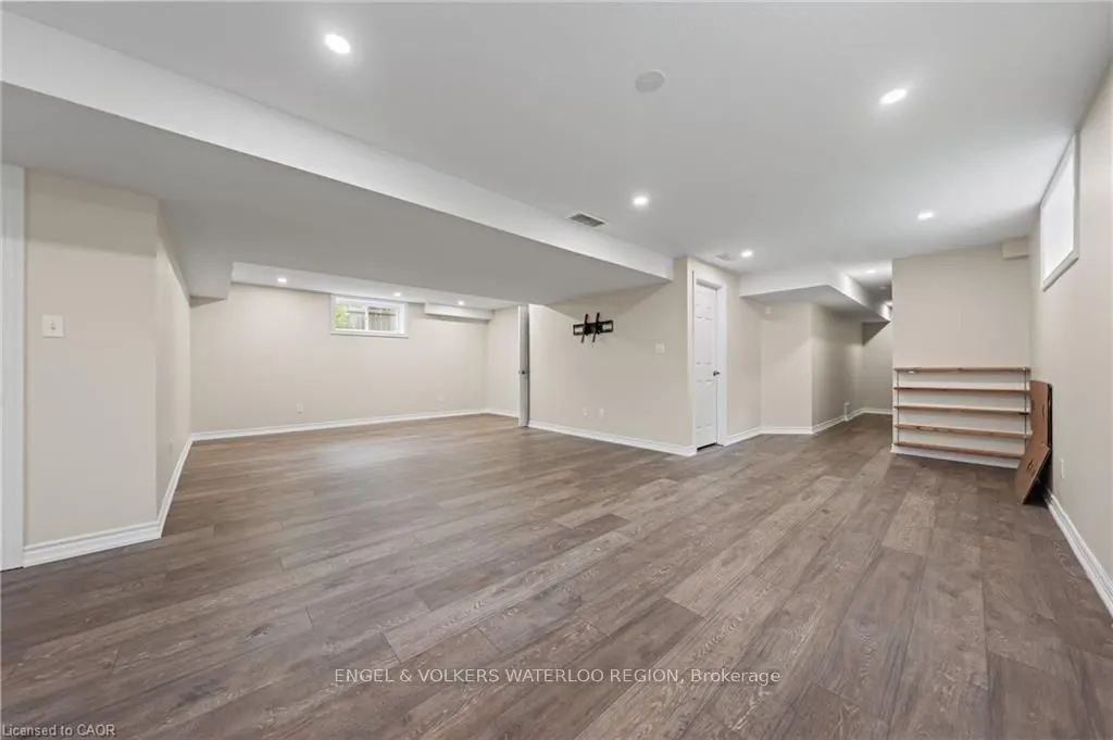 261 Watervale Crescent