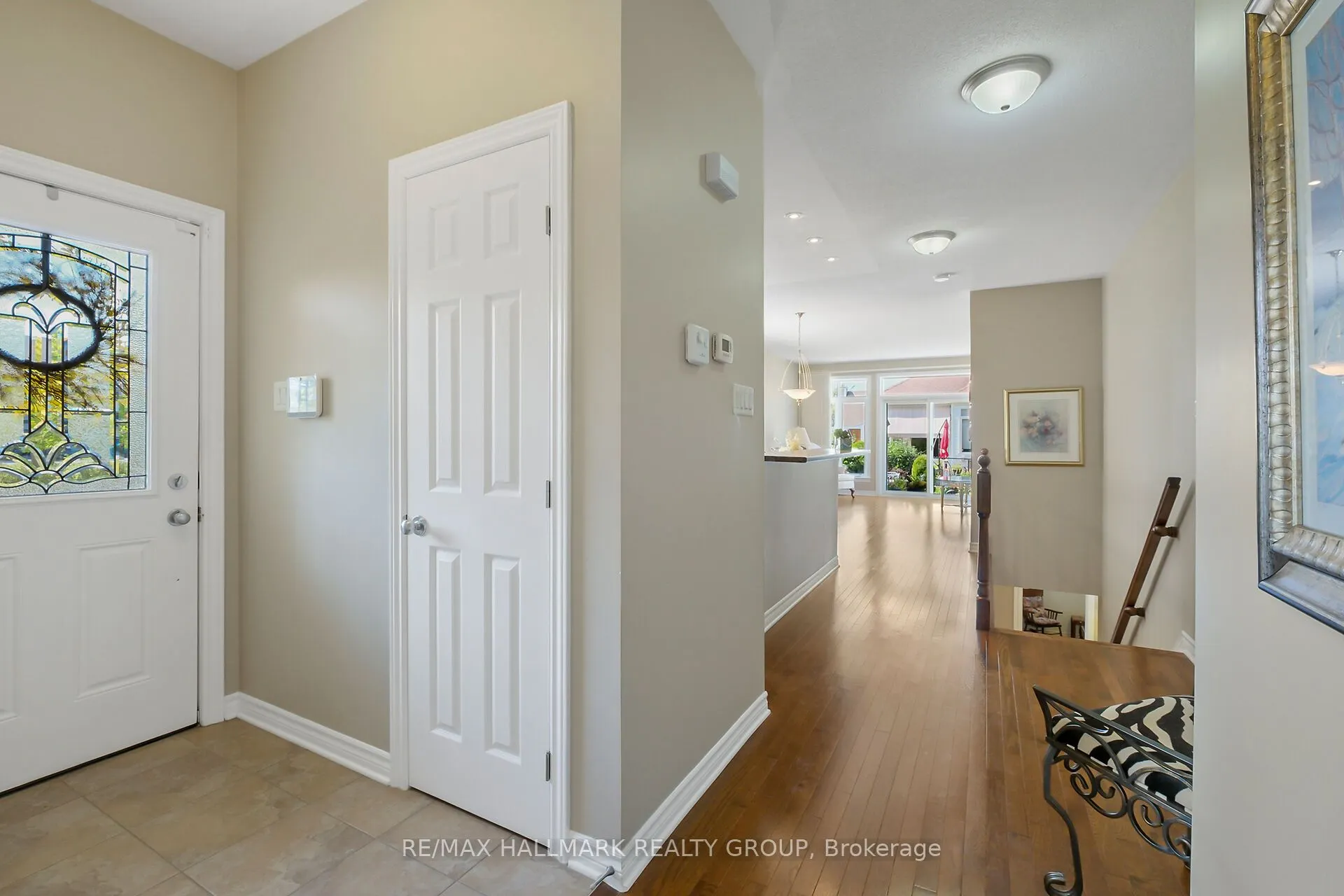 325 Farincourt Crescent