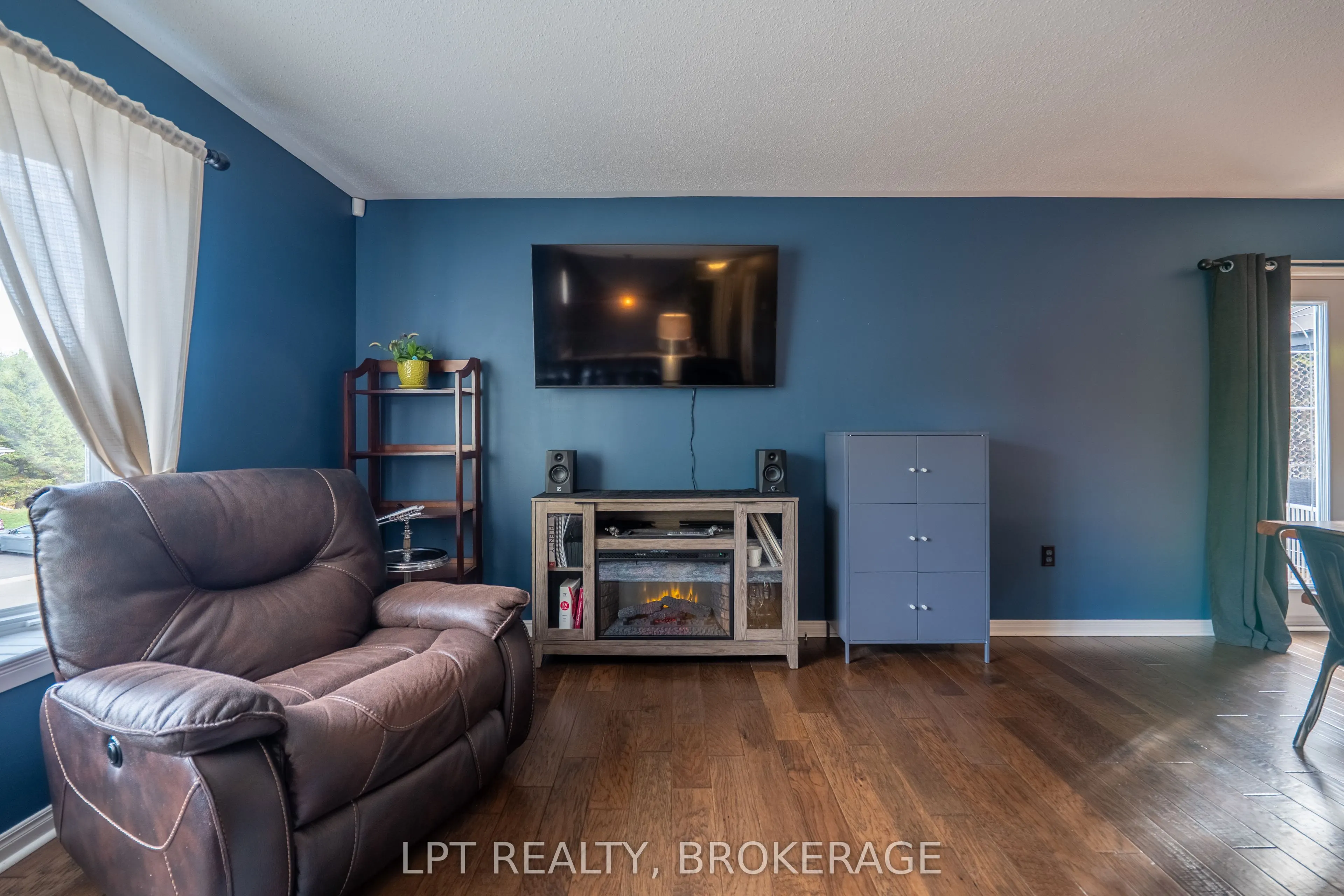 697 Macdonald Drive