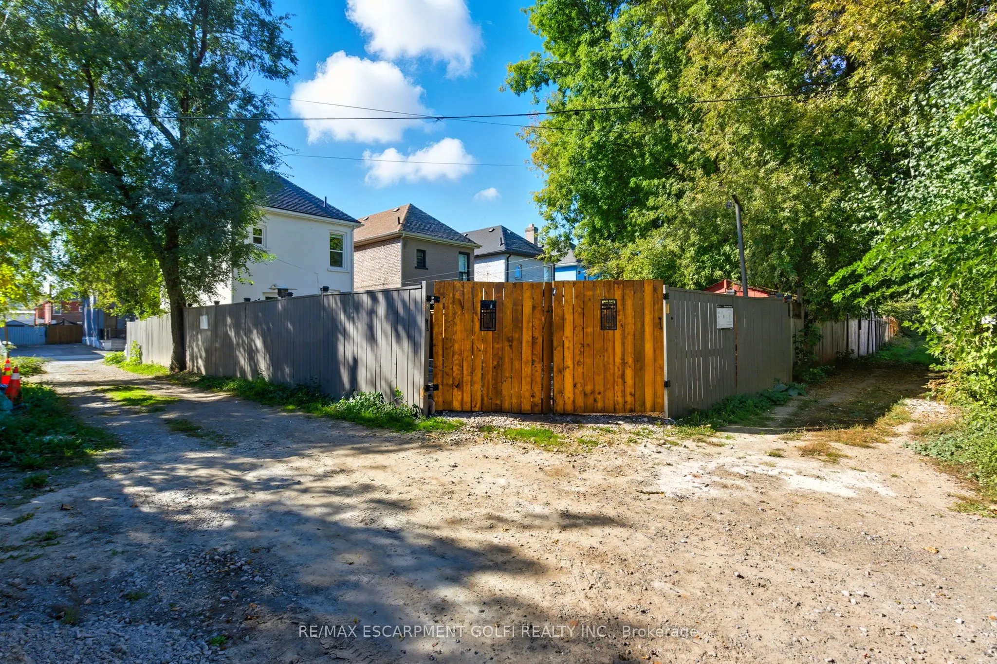 97 FRANCIS Street