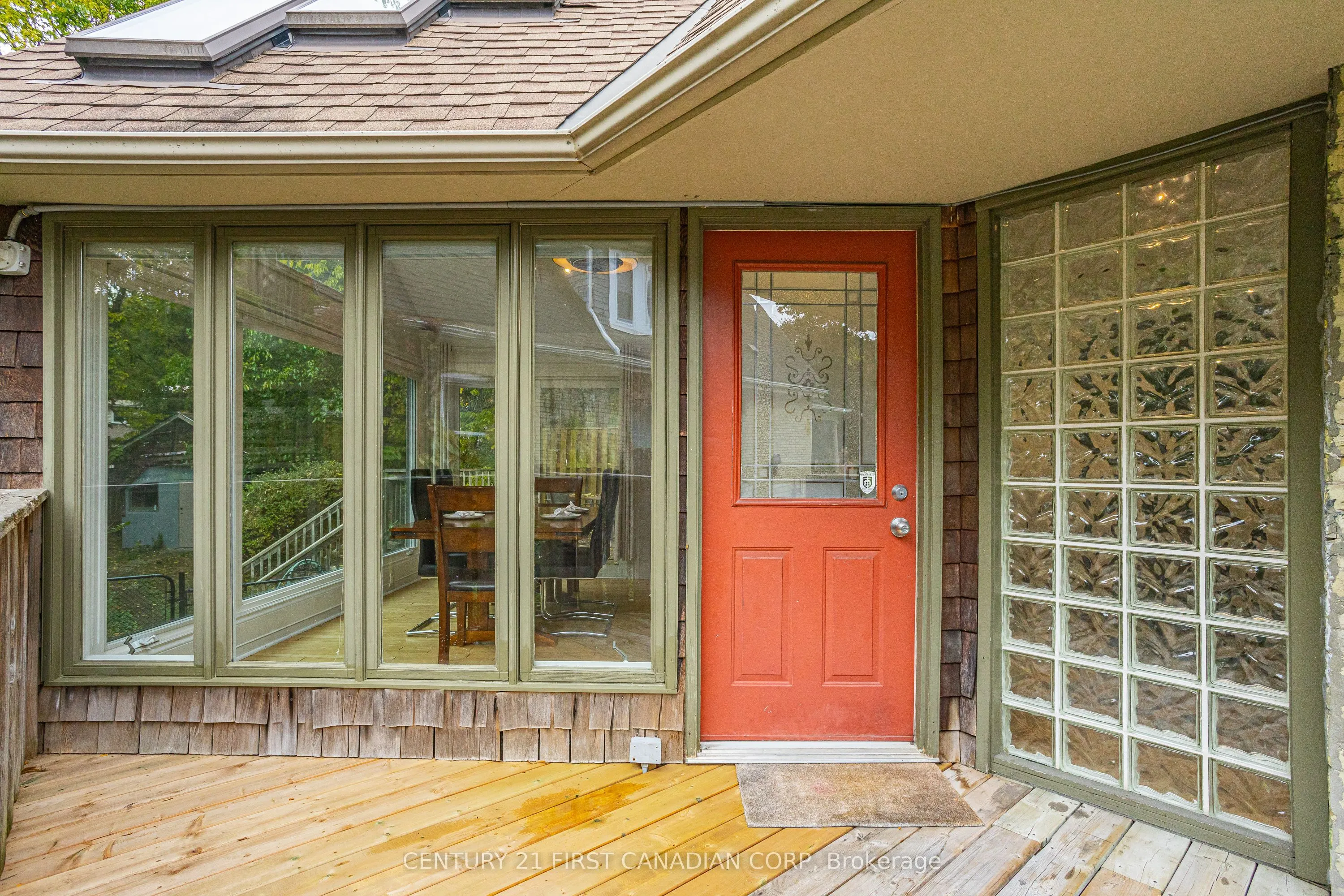 16 Woodward Avenue