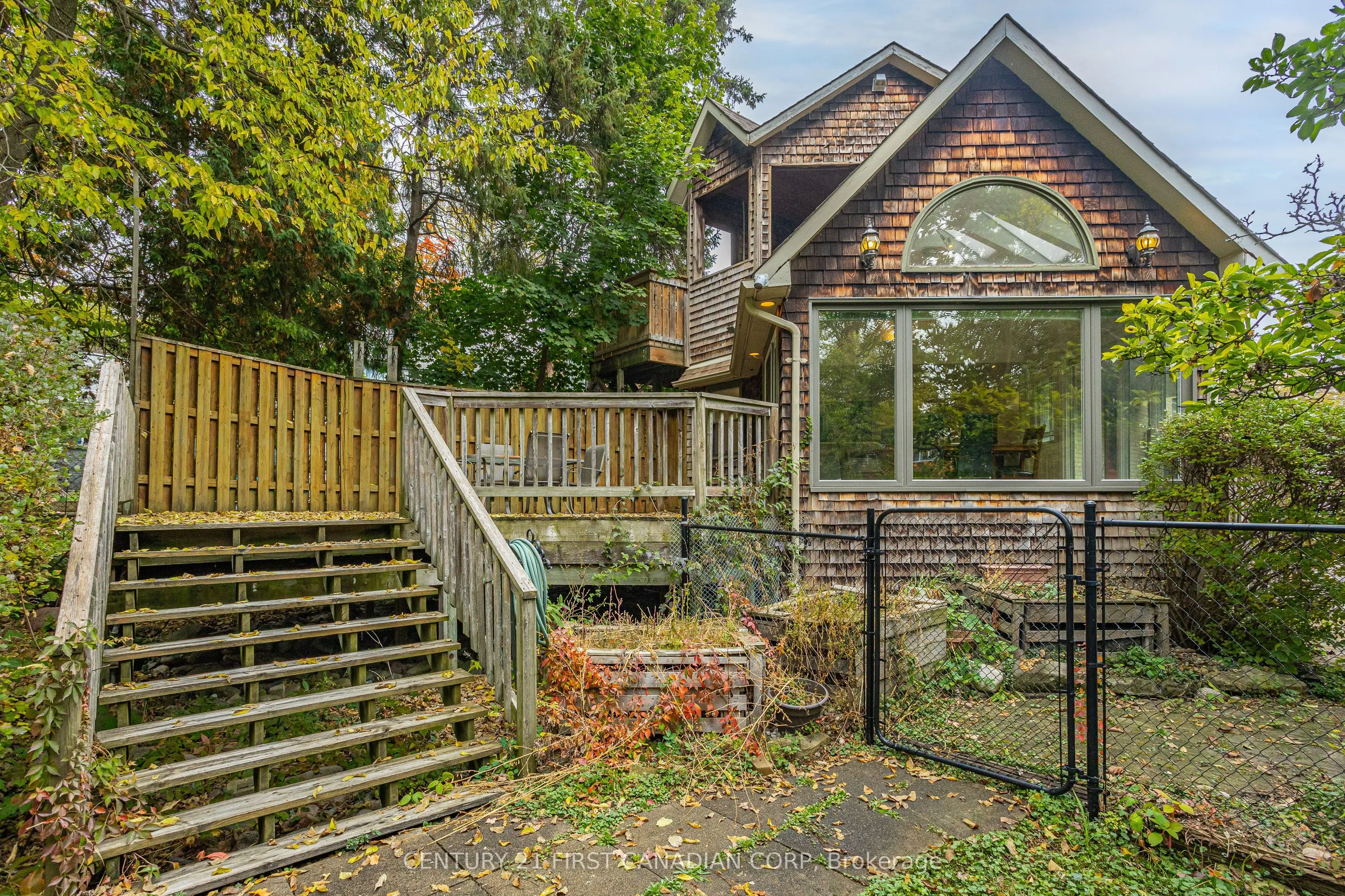 16 Woodward Avenue