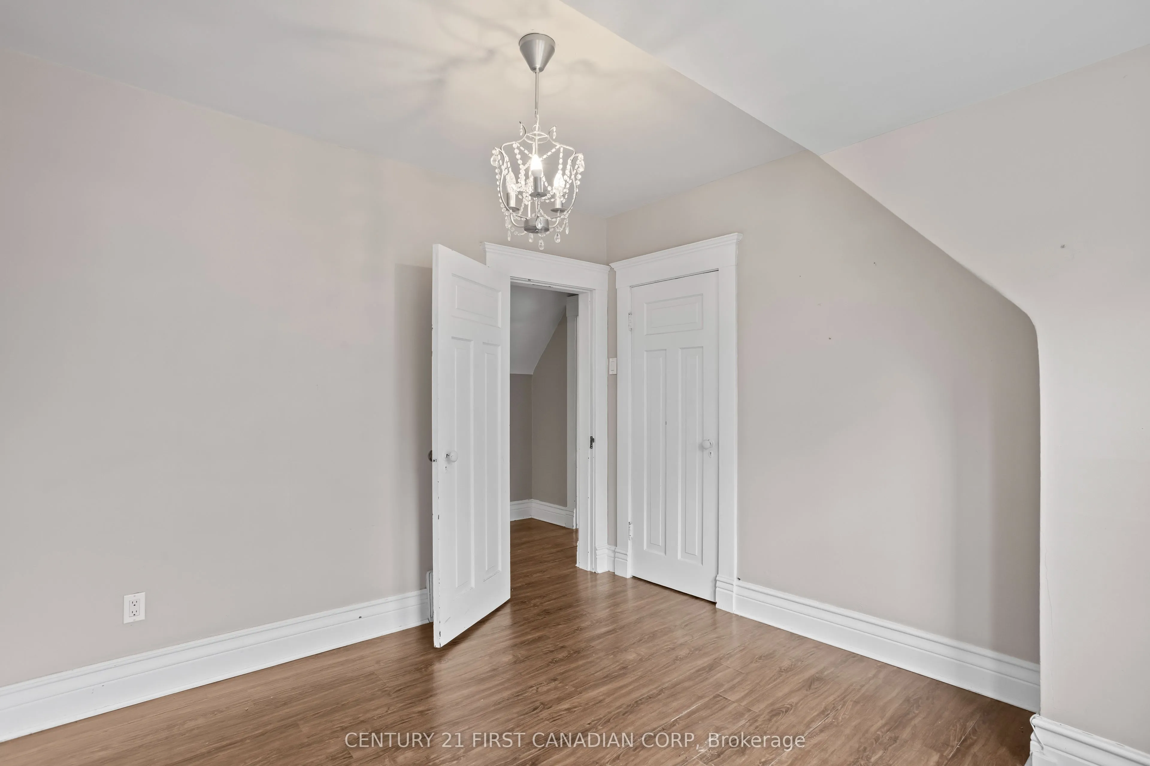 16 Woodward Avenue