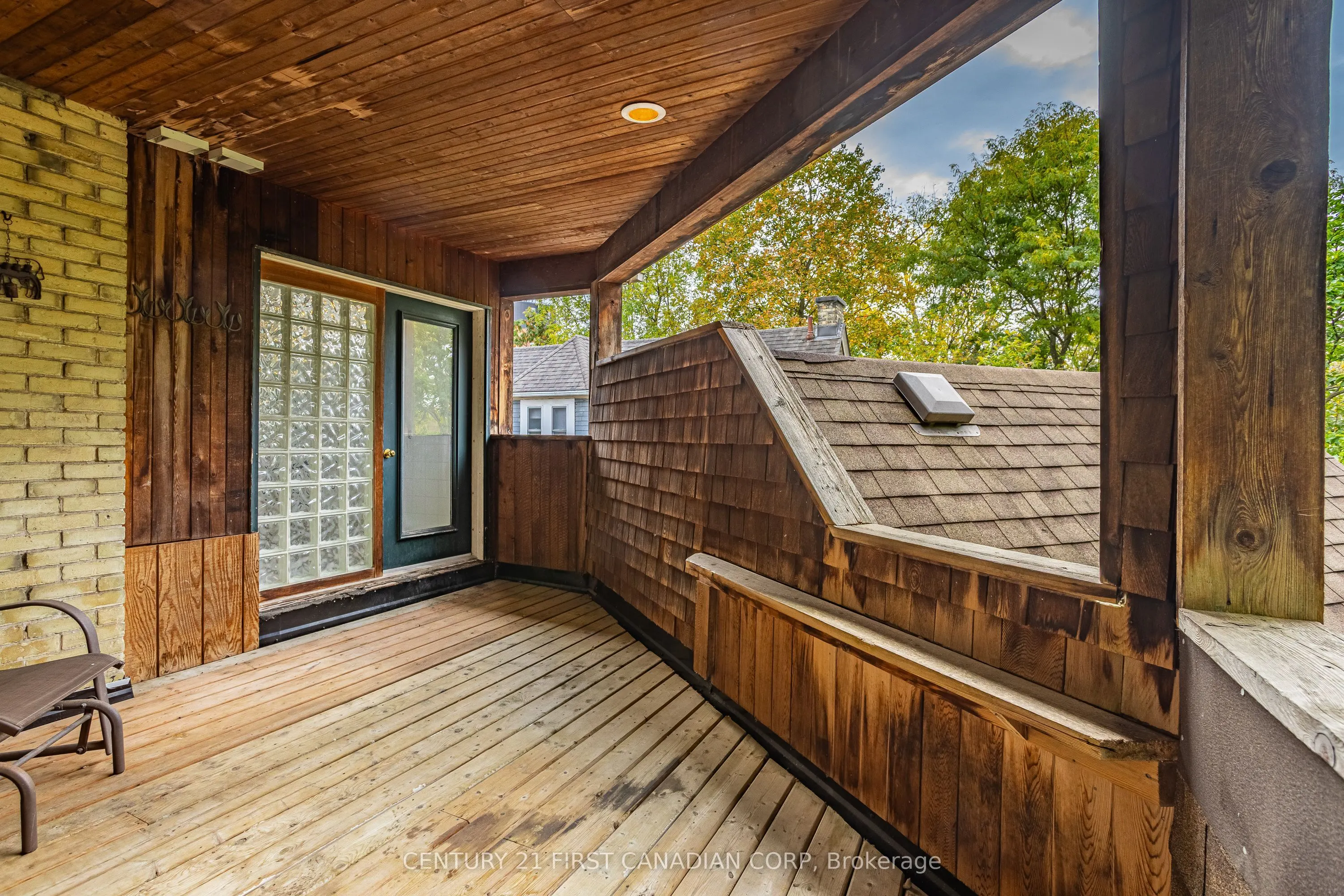 16 Woodward Avenue