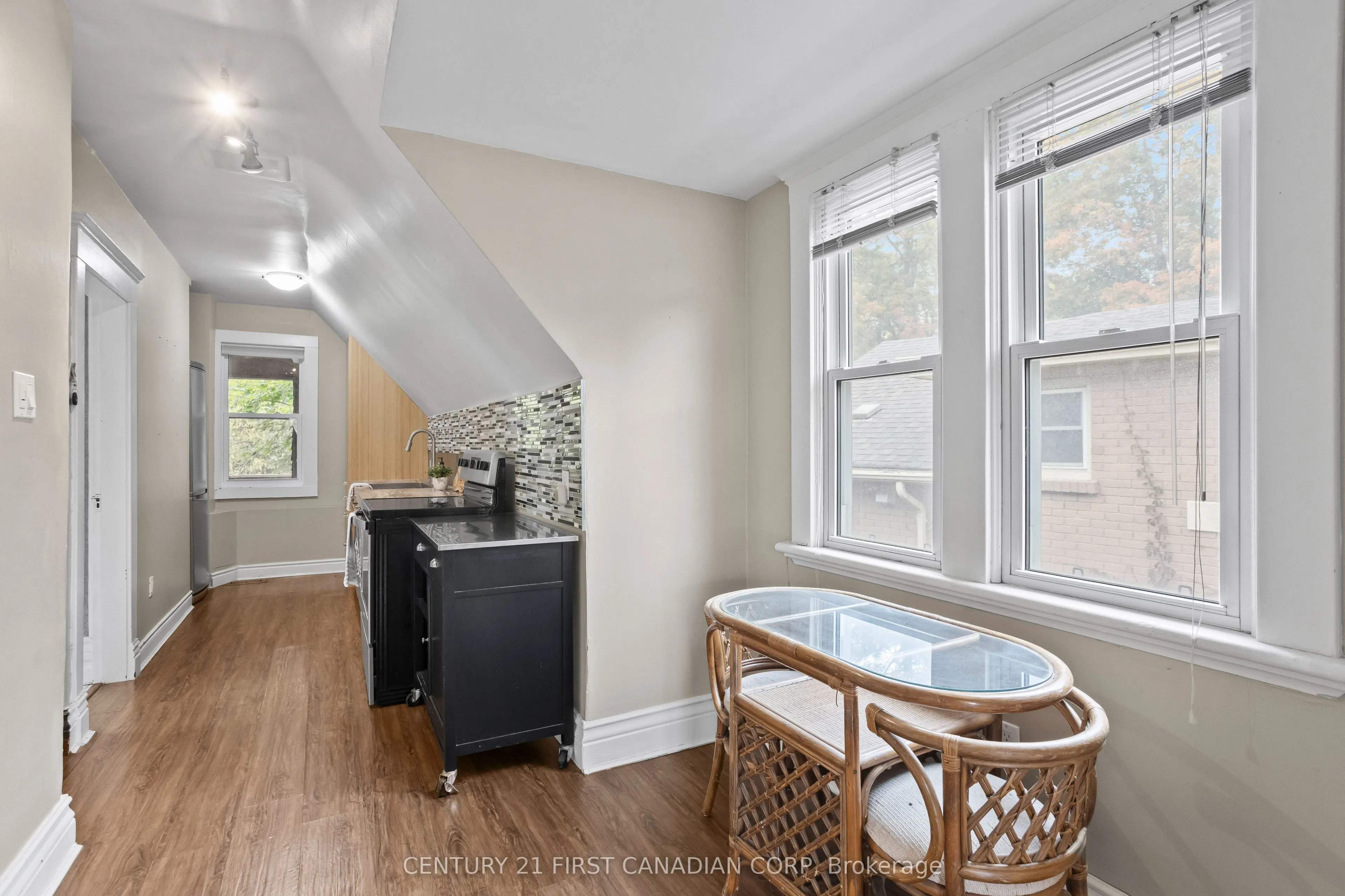 16 Woodward Avenue