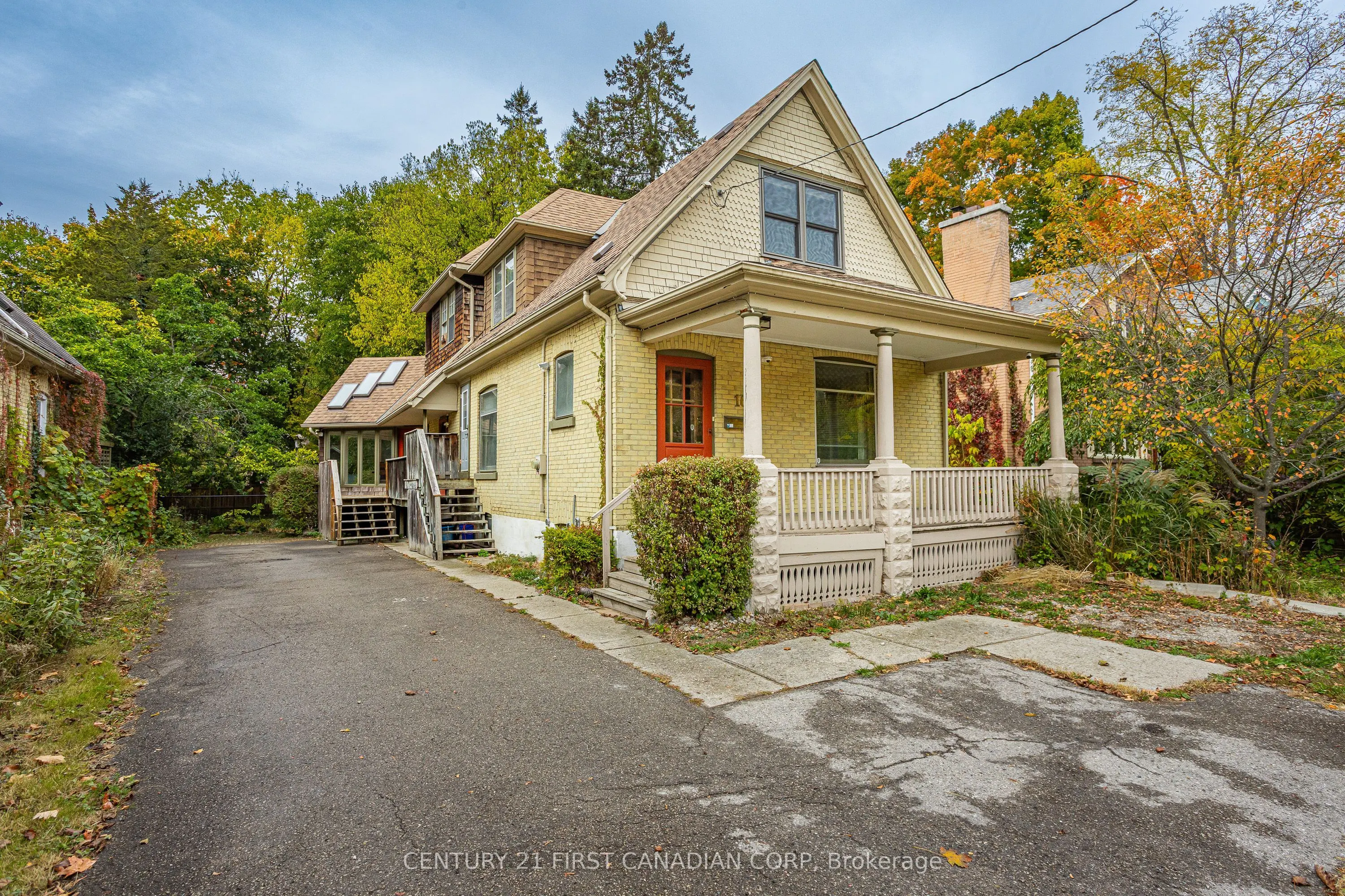 16 Woodward Avenue