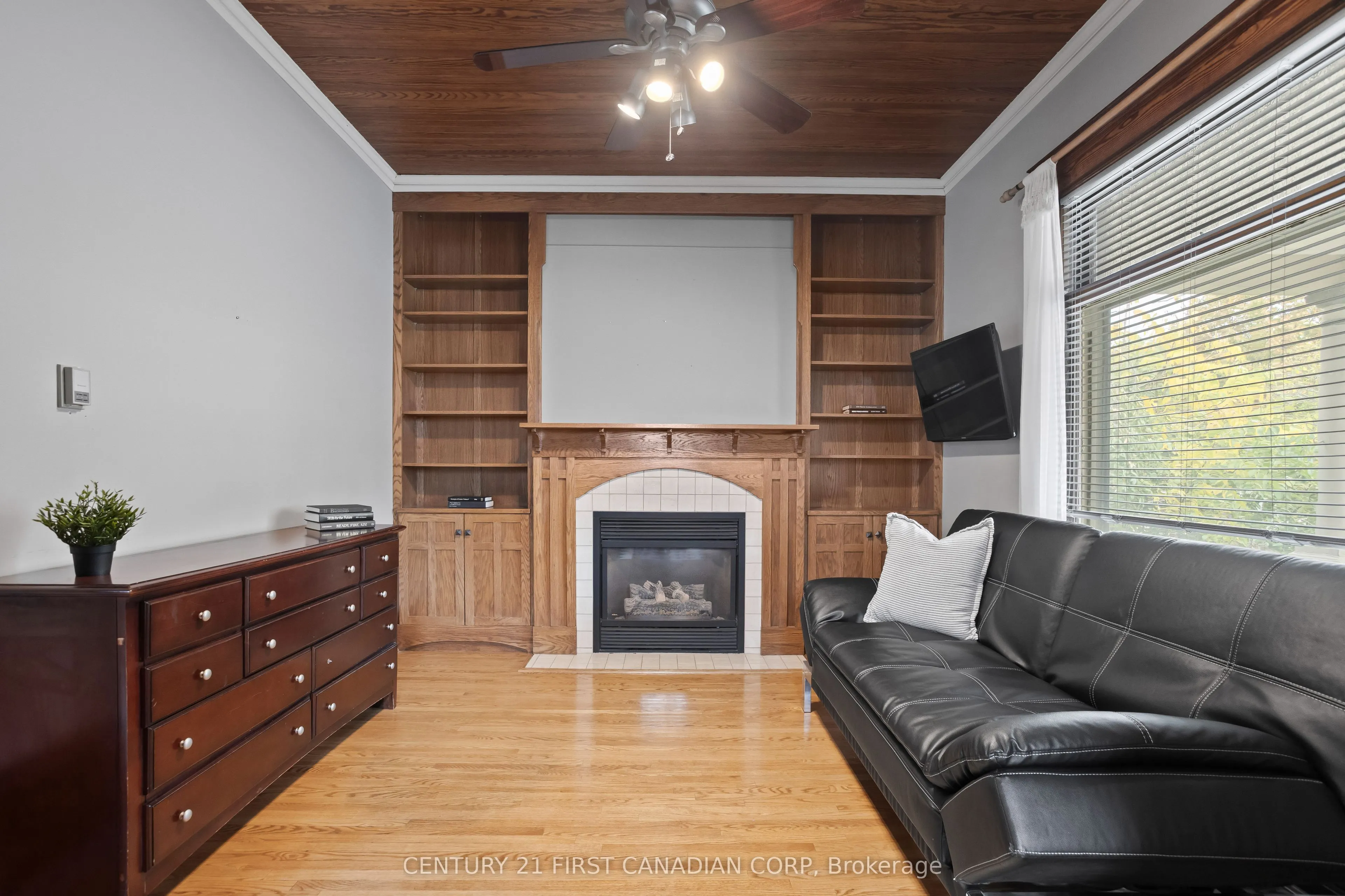 16 Woodward Avenue