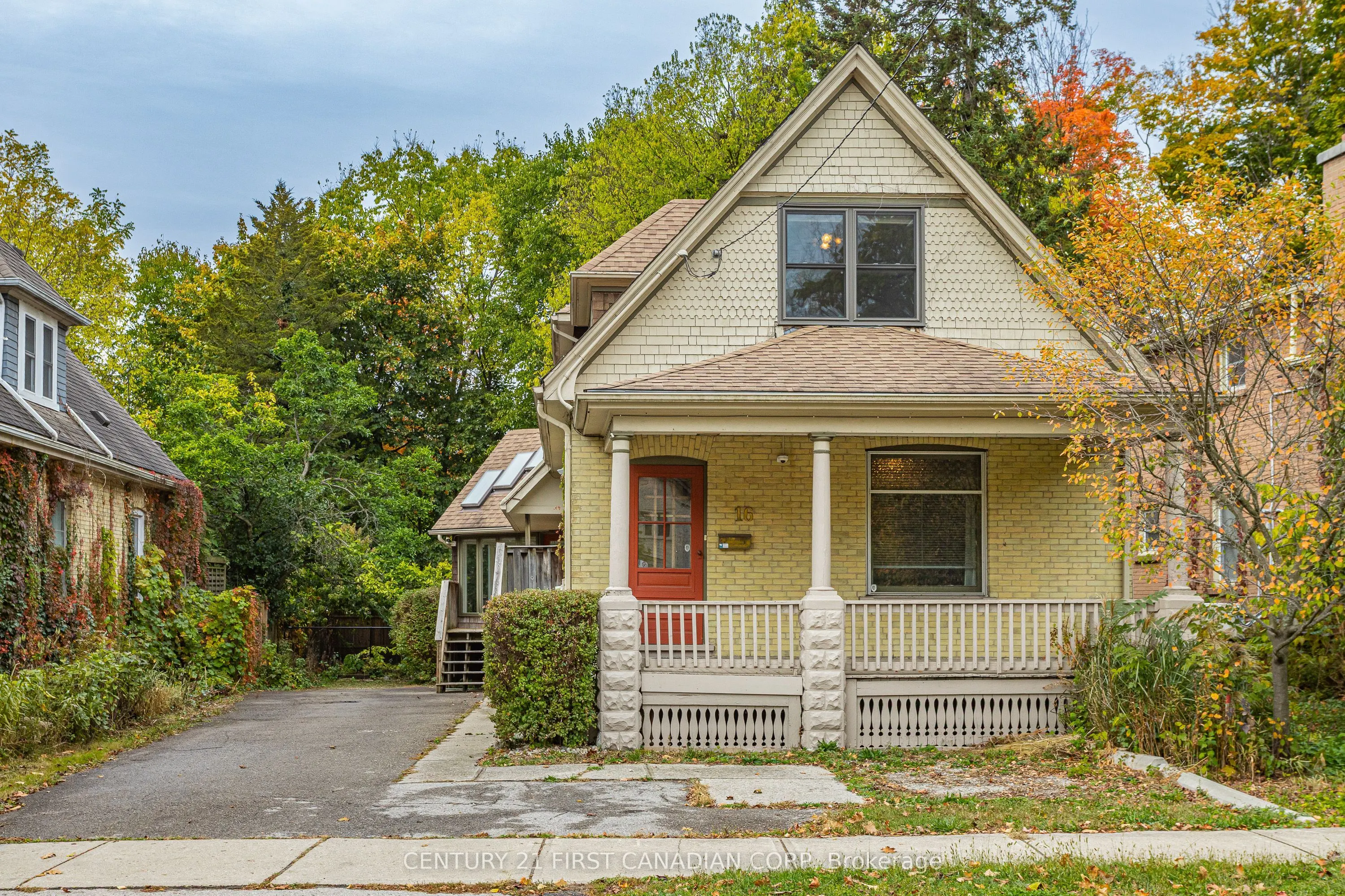 16 Woodward Avenue
