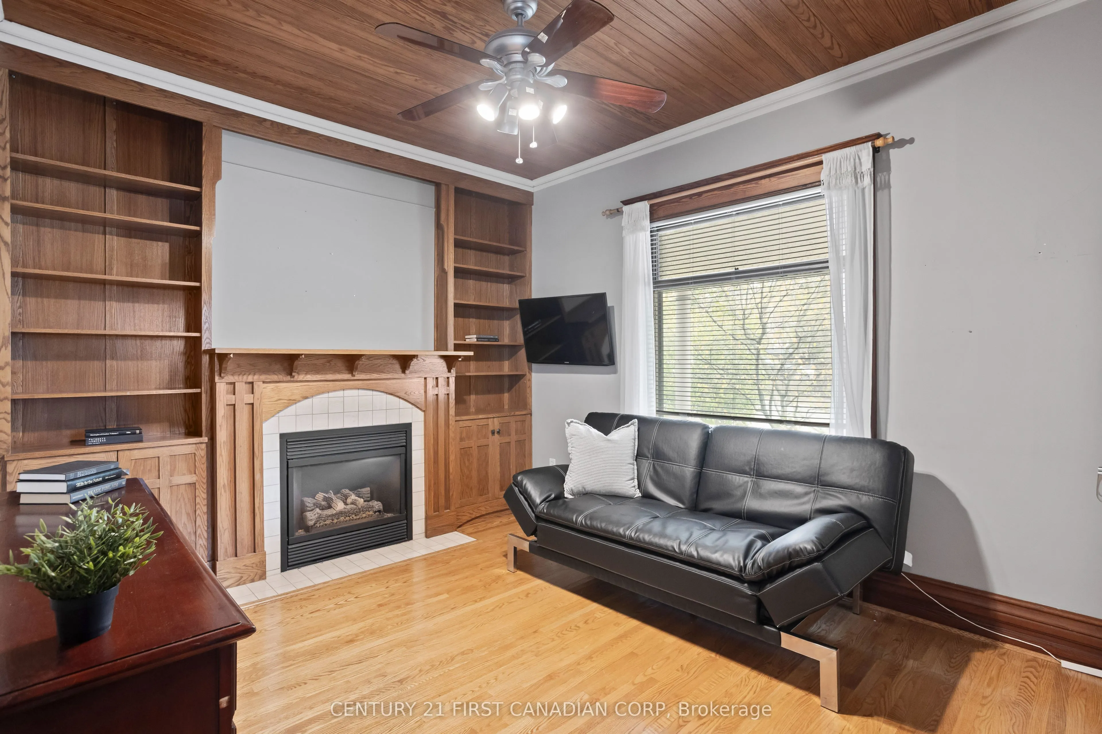 16 Woodward Avenue
