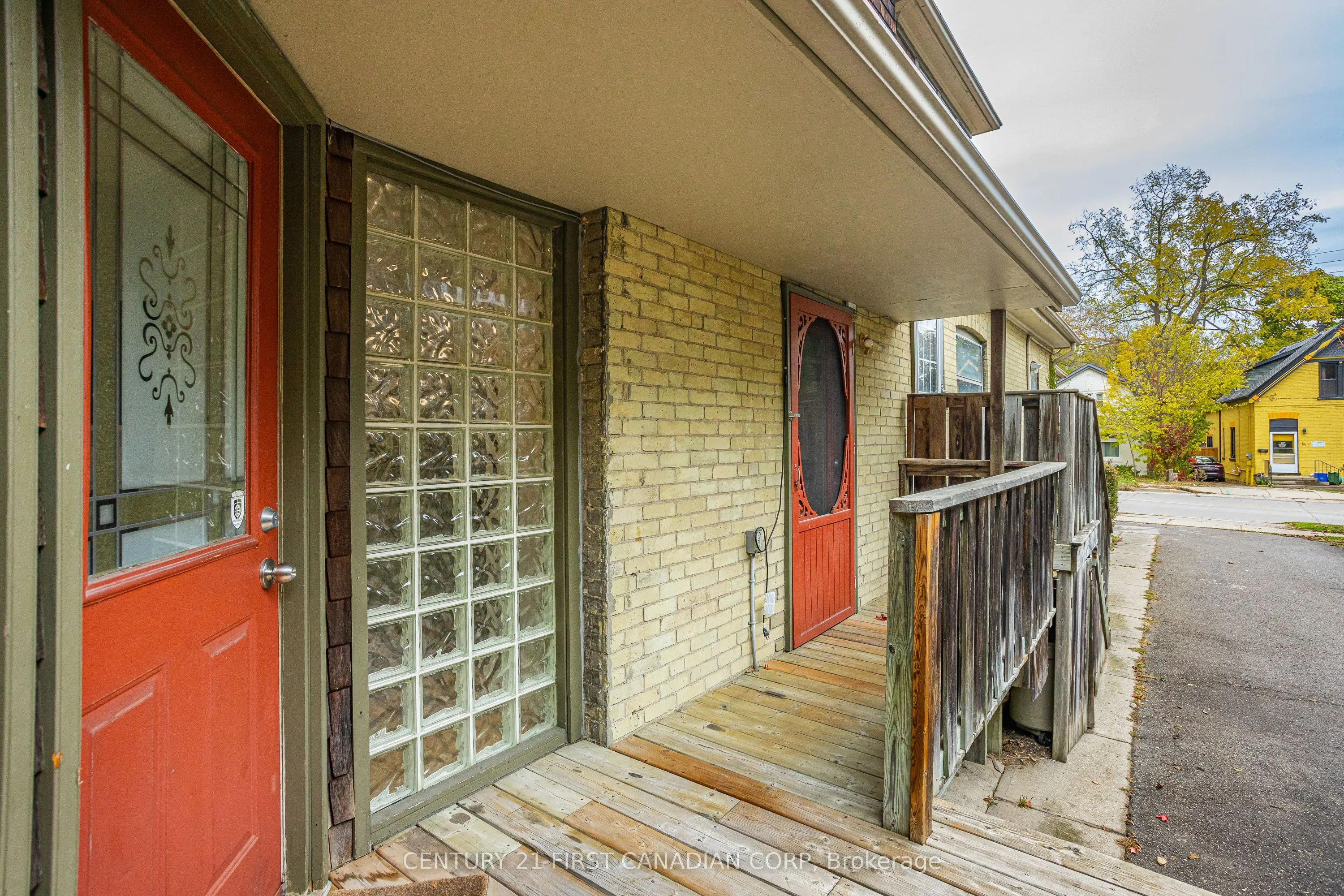 16 Woodward Avenue