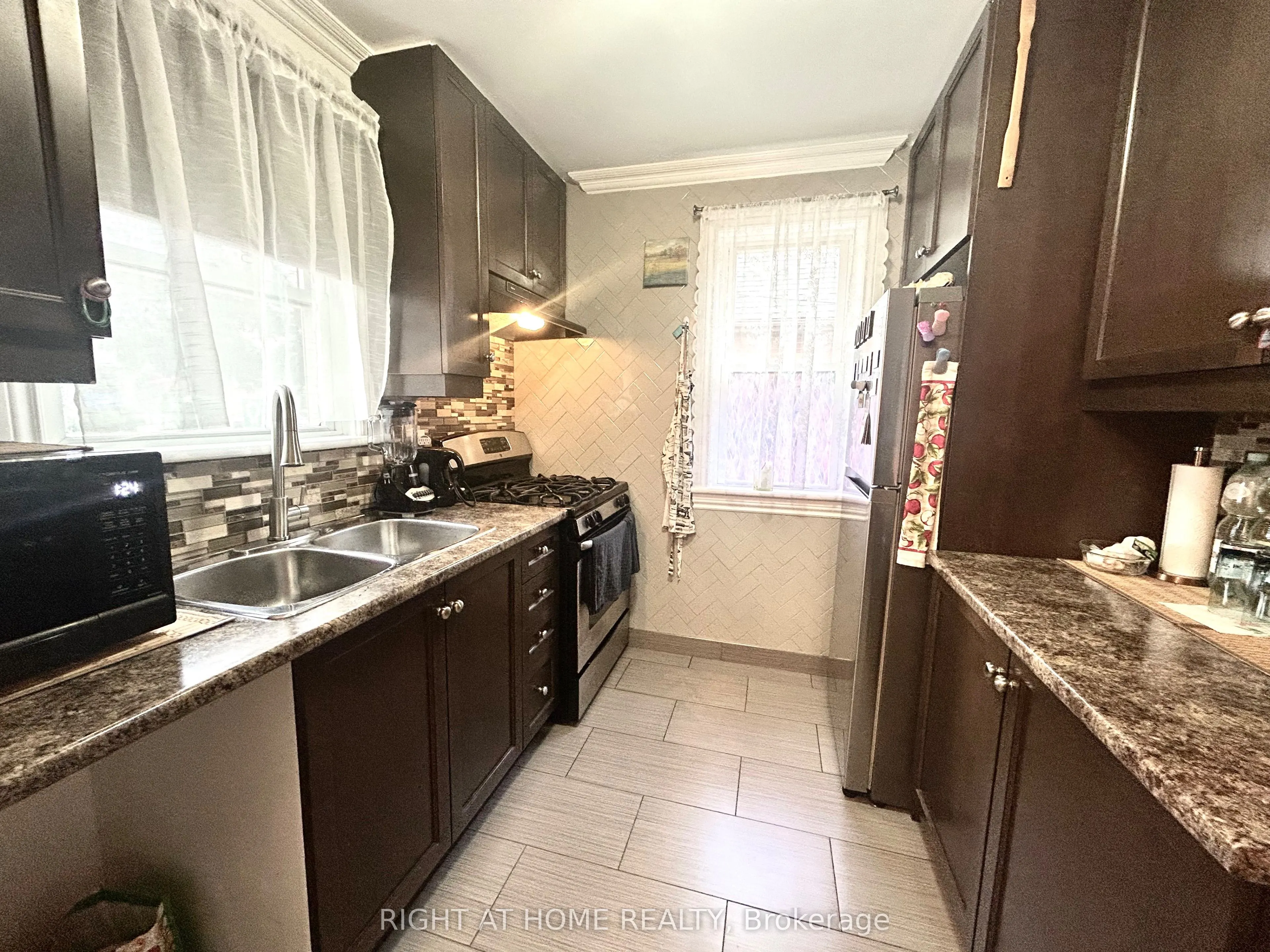 94 East 27th Street