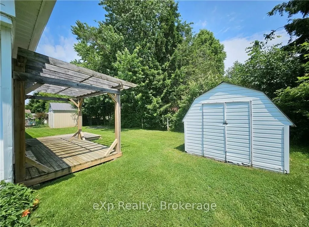 84 Wellington Street S, #2