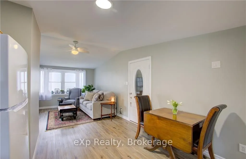84 Wellington Street S, #2