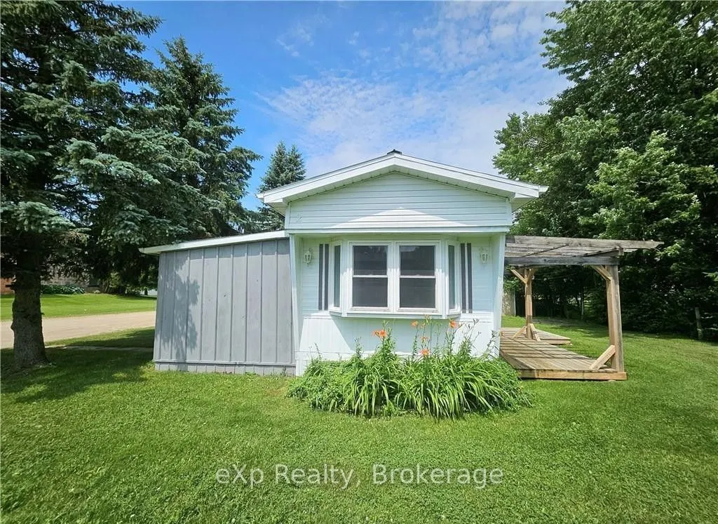 84 Wellington Street S, #2
