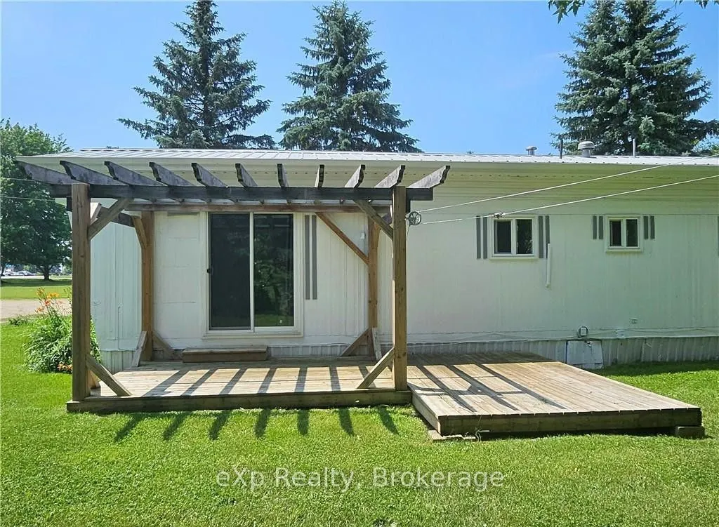 84 Wellington Street S, #2