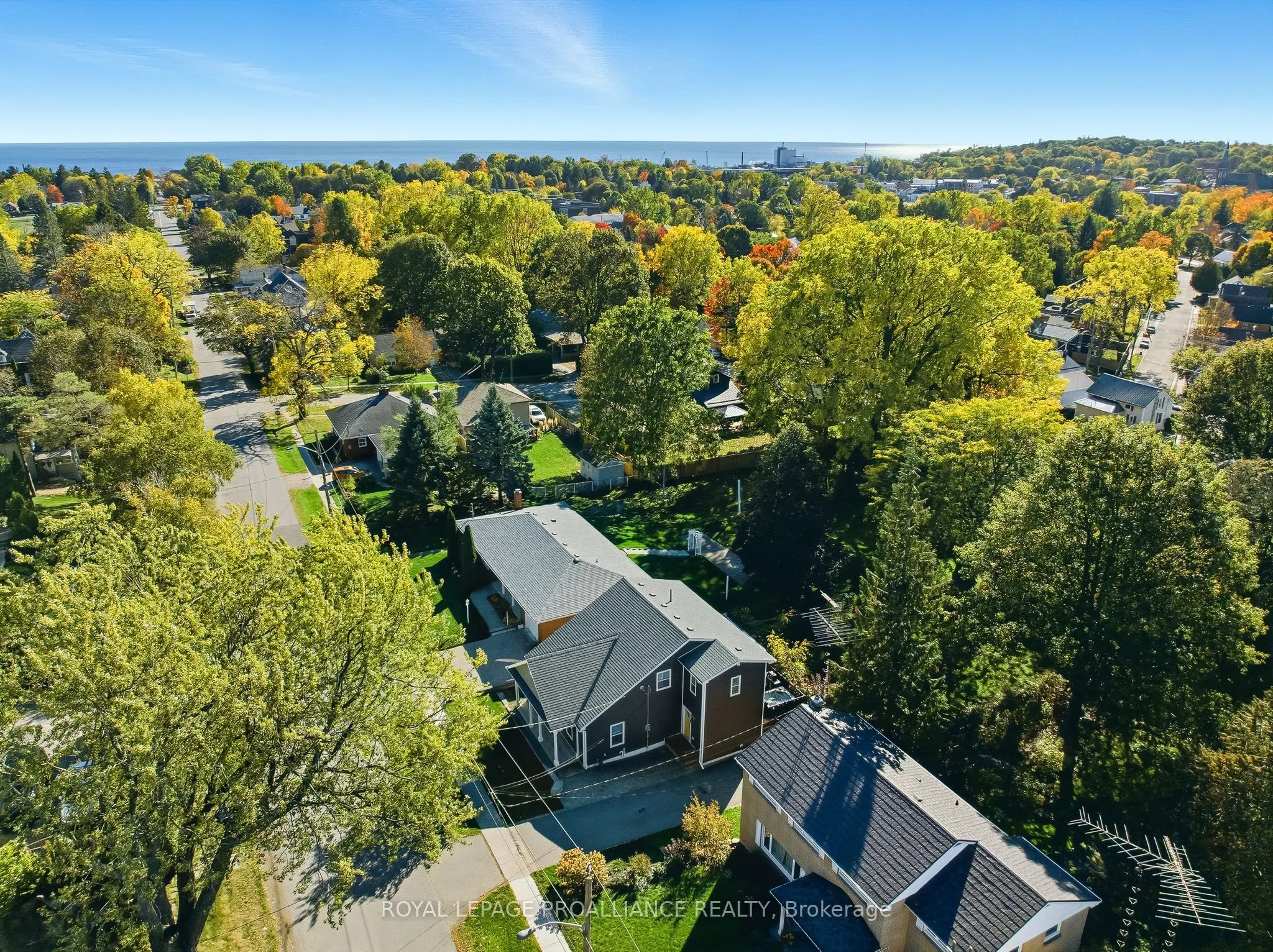 80 Elgin Street N