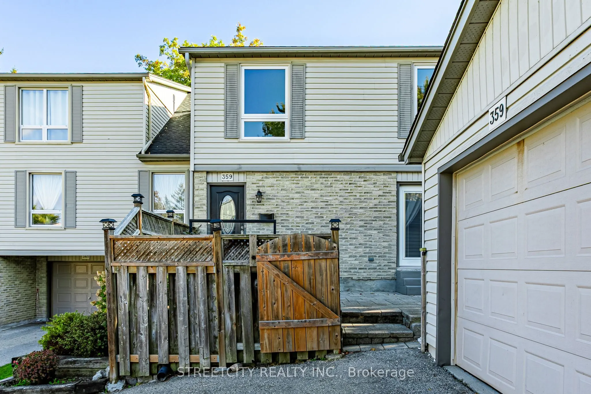359 Evergalde Crescent N, #35