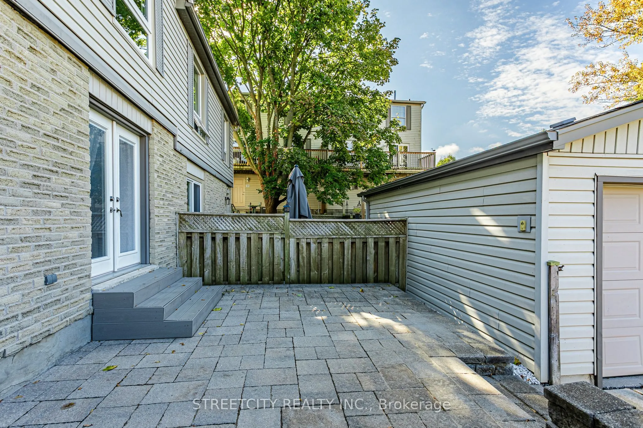 359 Evergalde Crescent N, #35