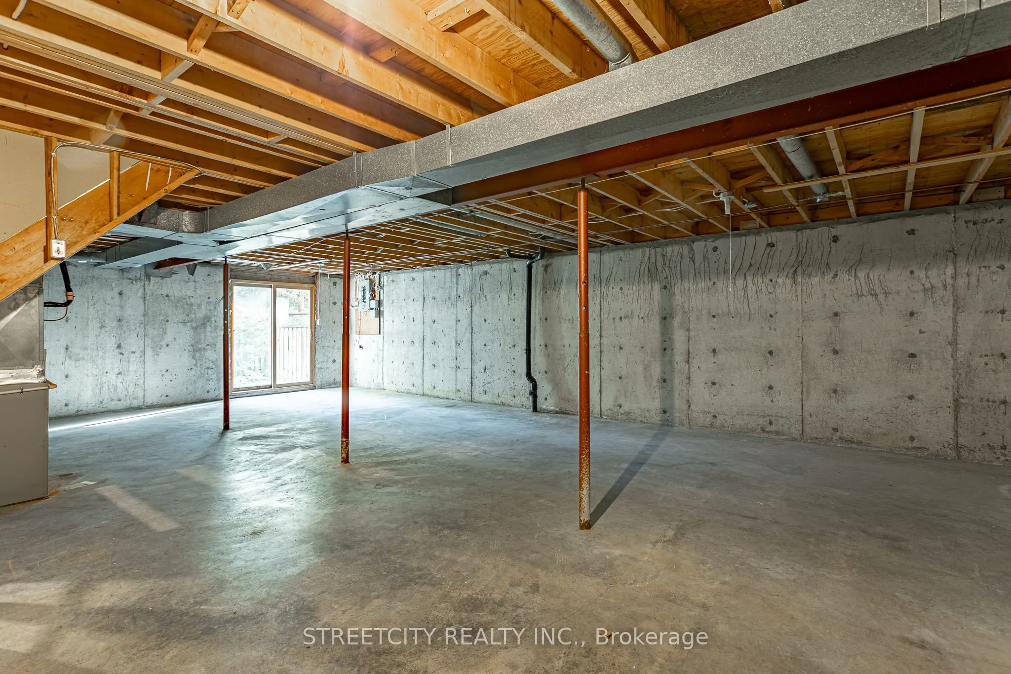359 Evergalde Crescent N, #35