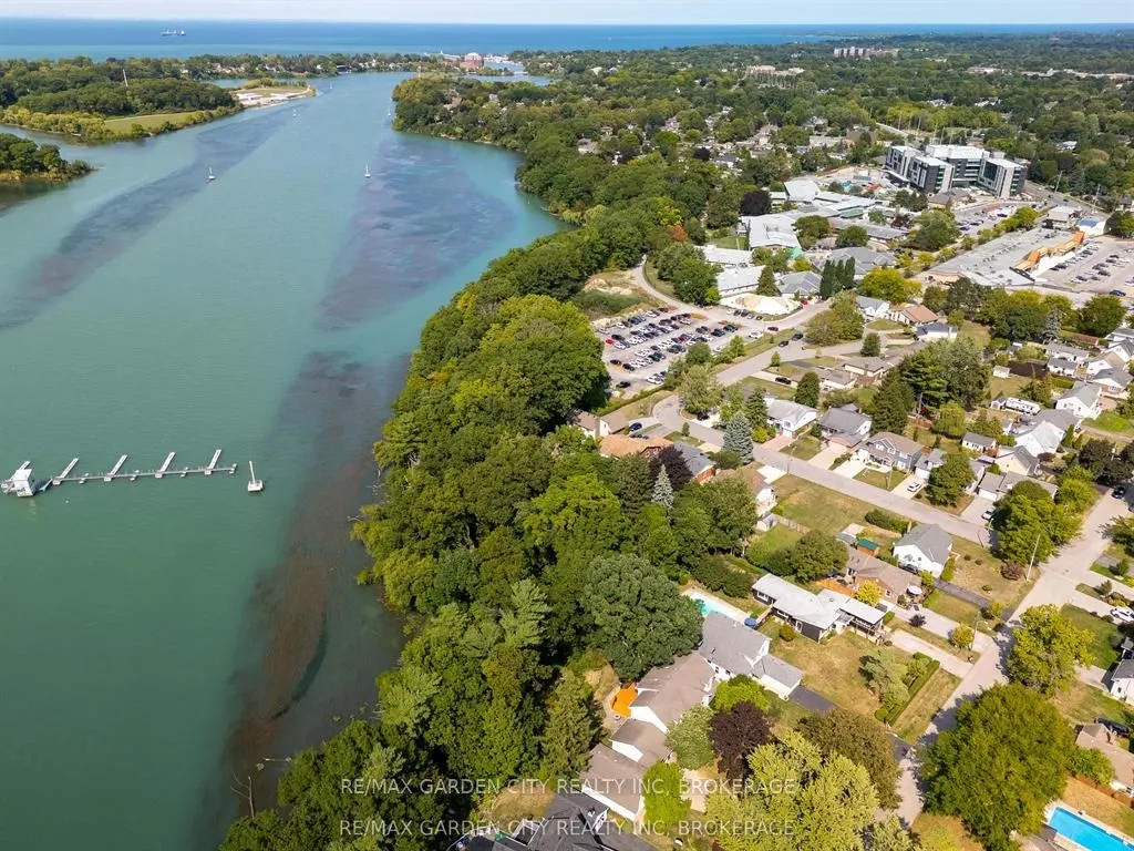 46 HENLEY Drive