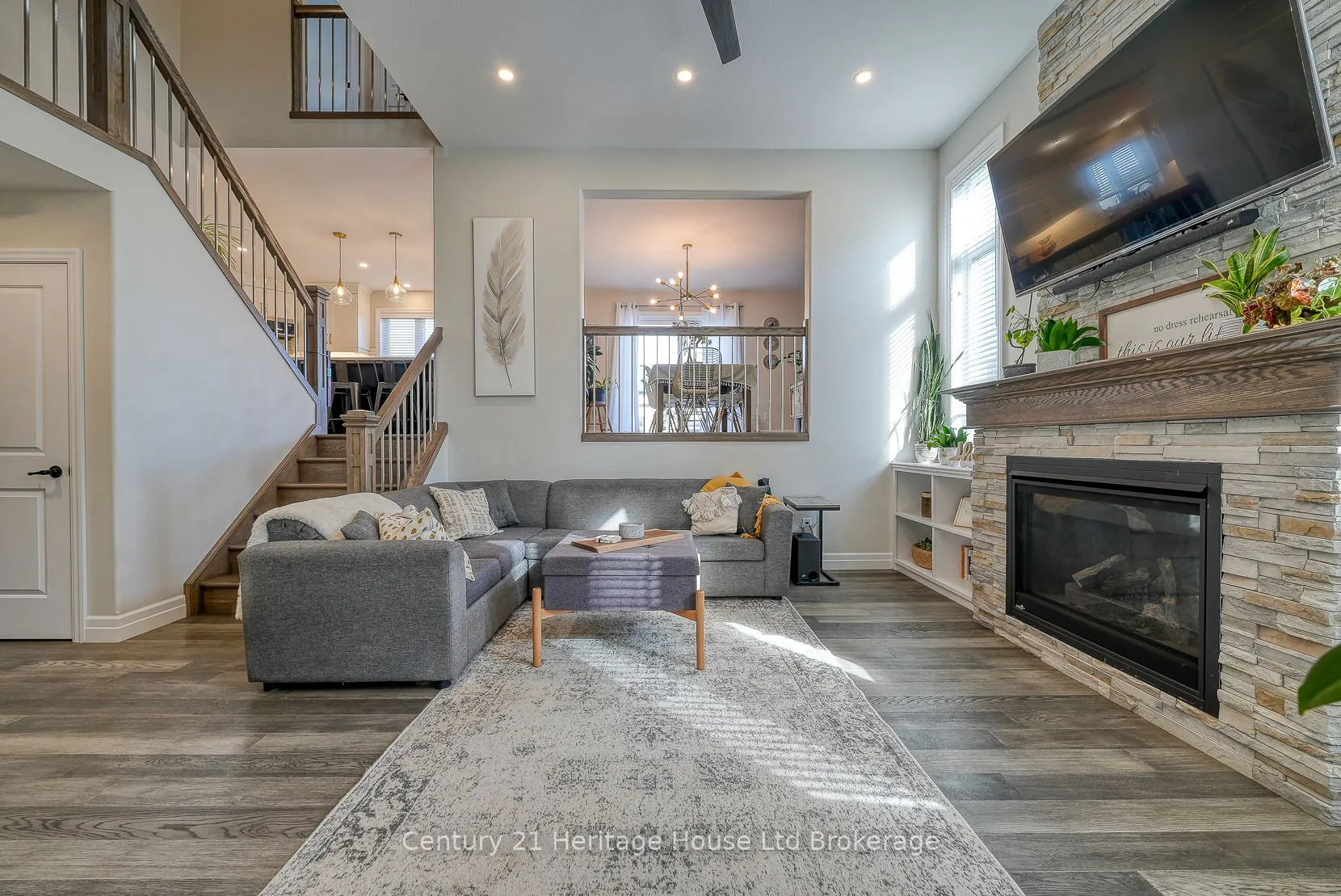 35 Peggy Avenue