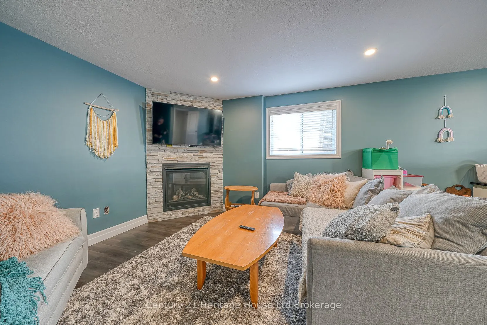 35 Peggy Avenue