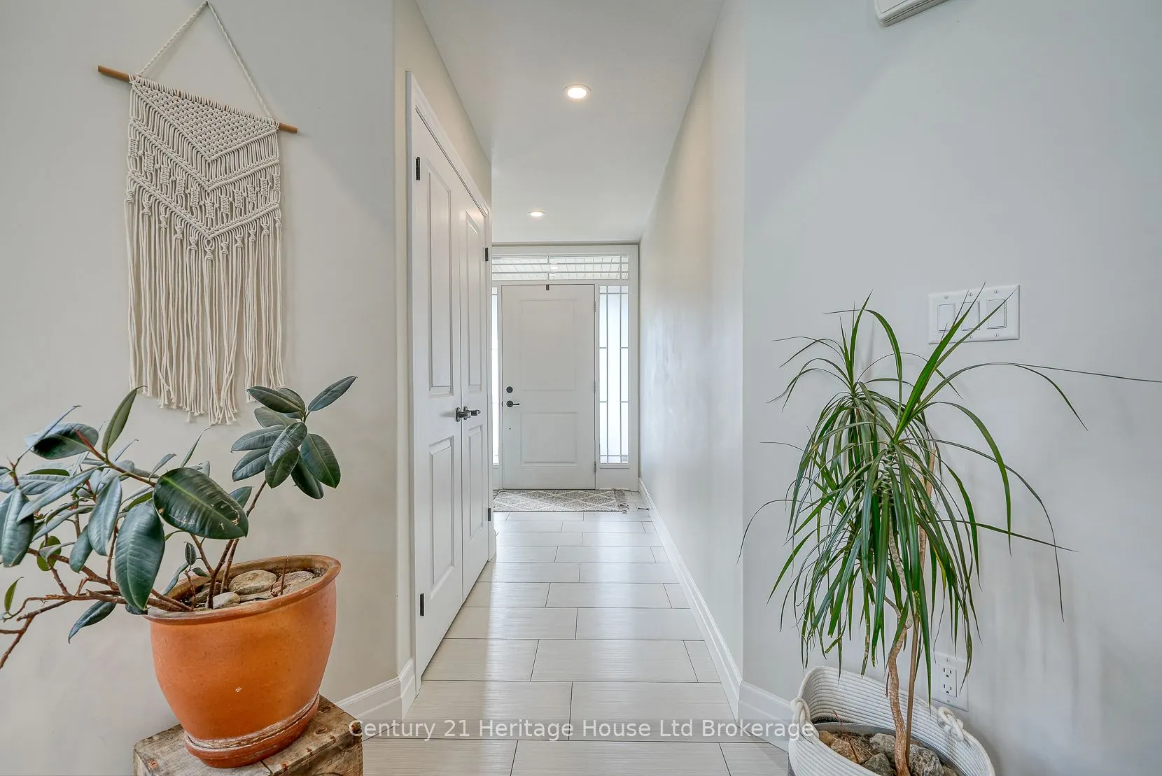 35 Peggy Avenue