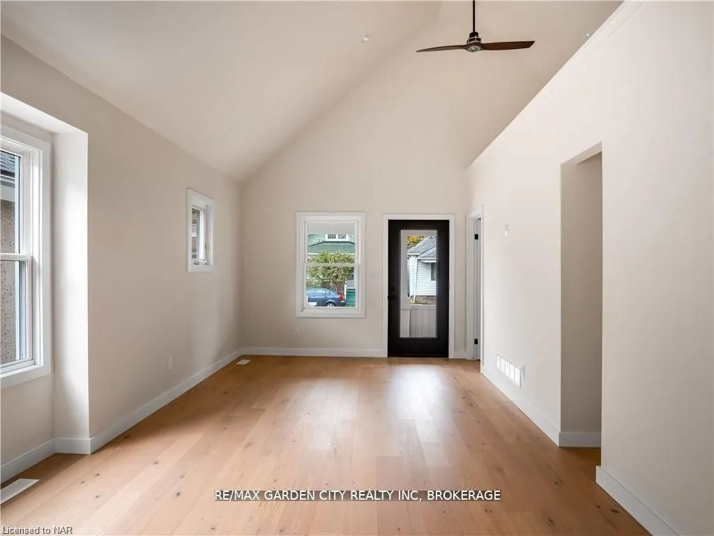 98 PLEASANT Avenue