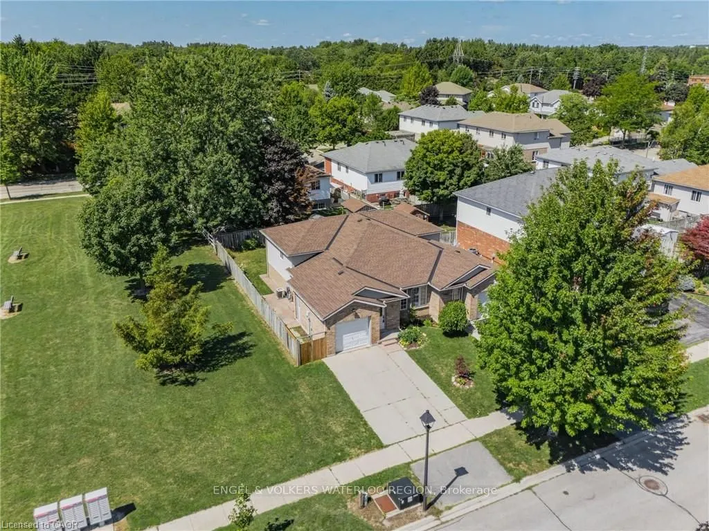 181 Walsh Crescent