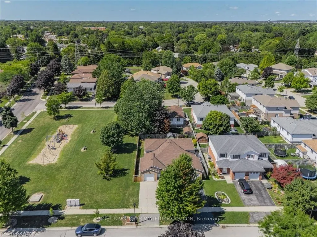 181 Walsh Crescent