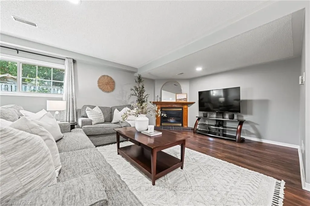 181 Walsh Crescent