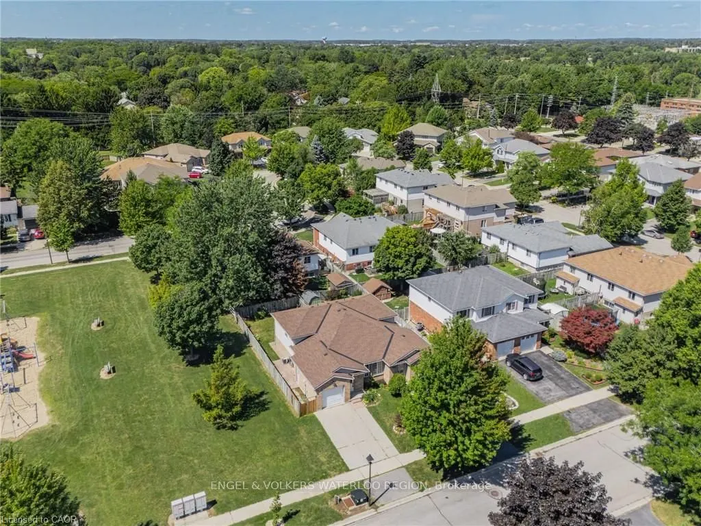181 Walsh Crescent