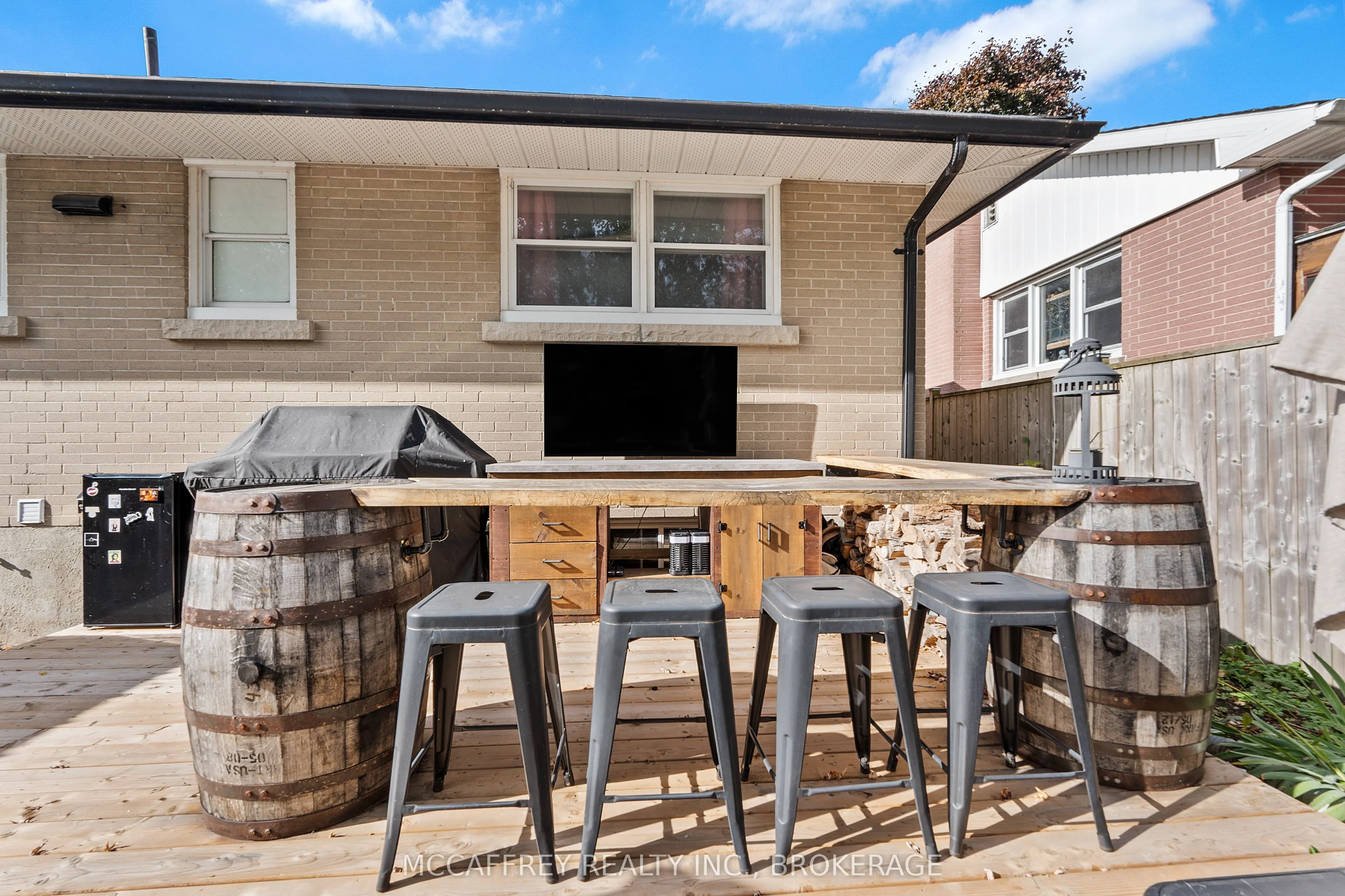 59 Loyalist Avenue