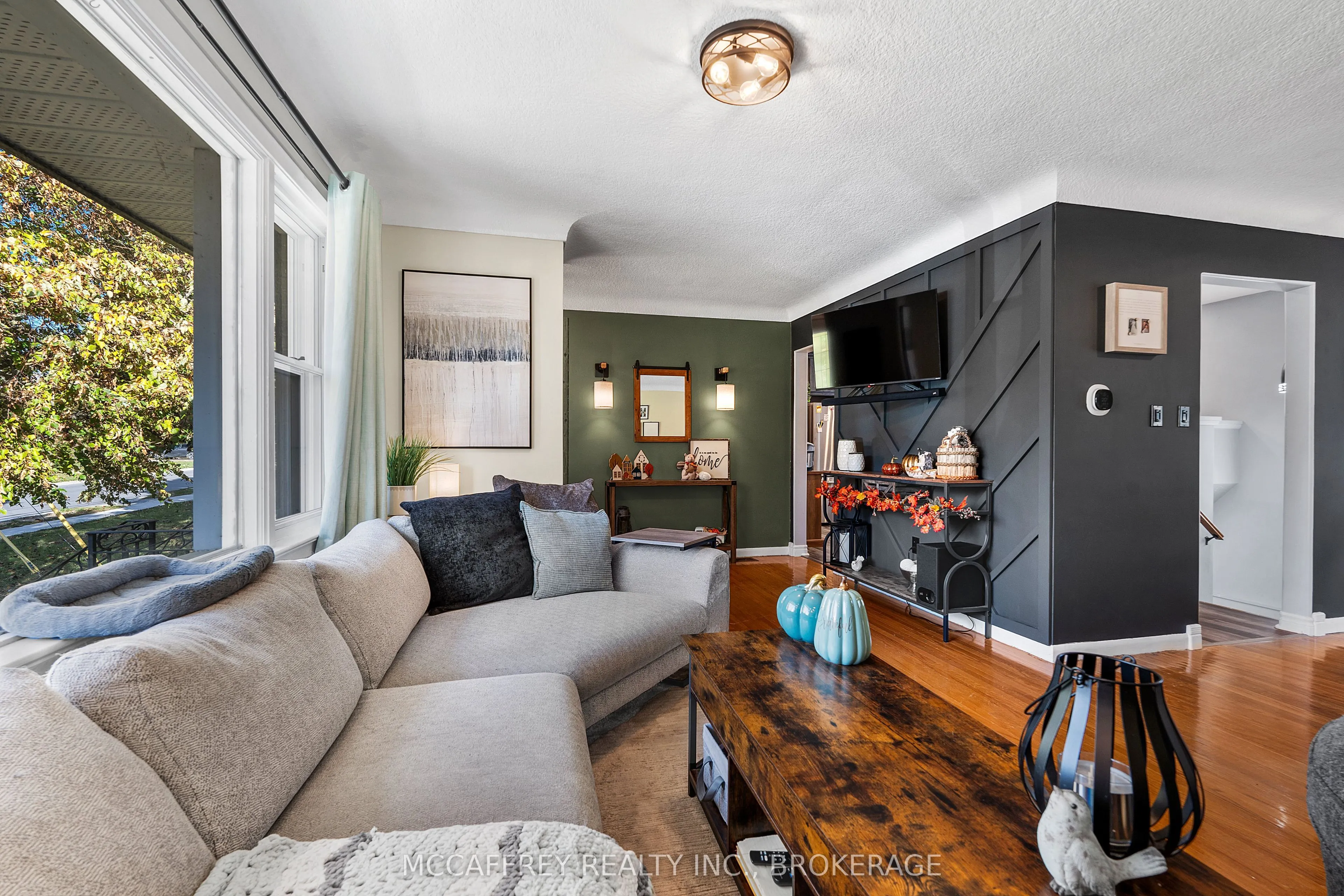 59 Loyalist Avenue