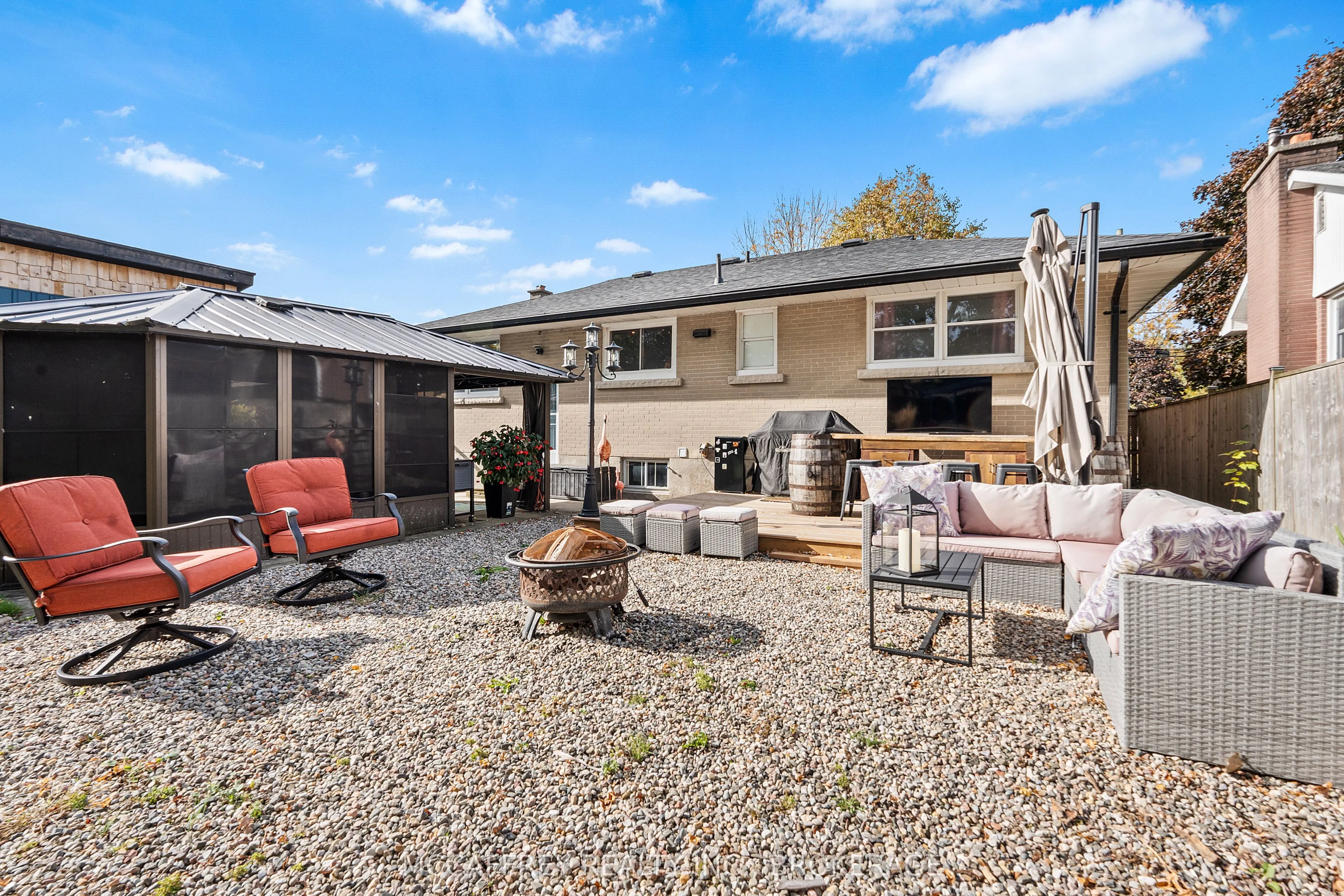 59 Loyalist Avenue
