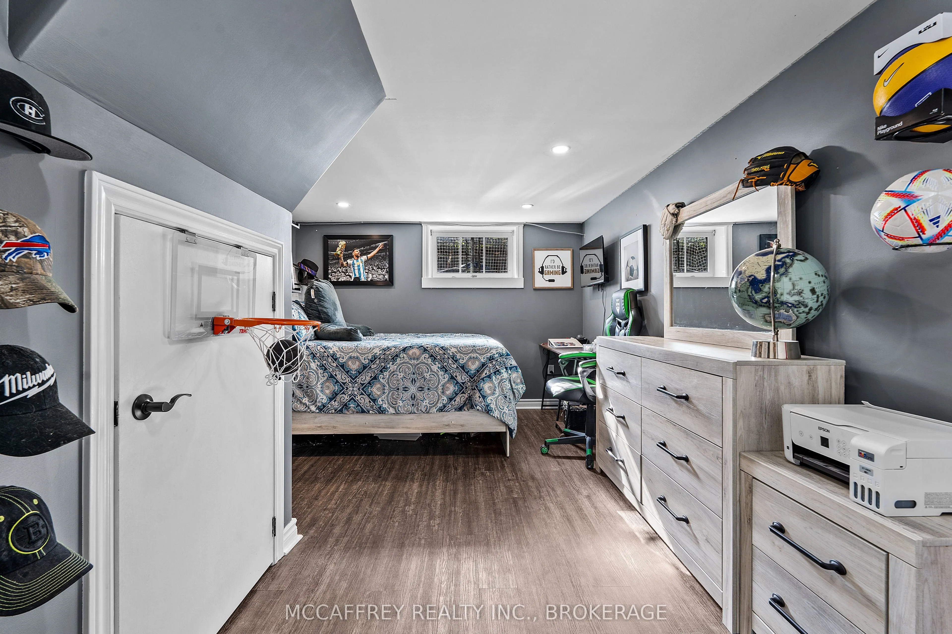59 Loyalist Avenue