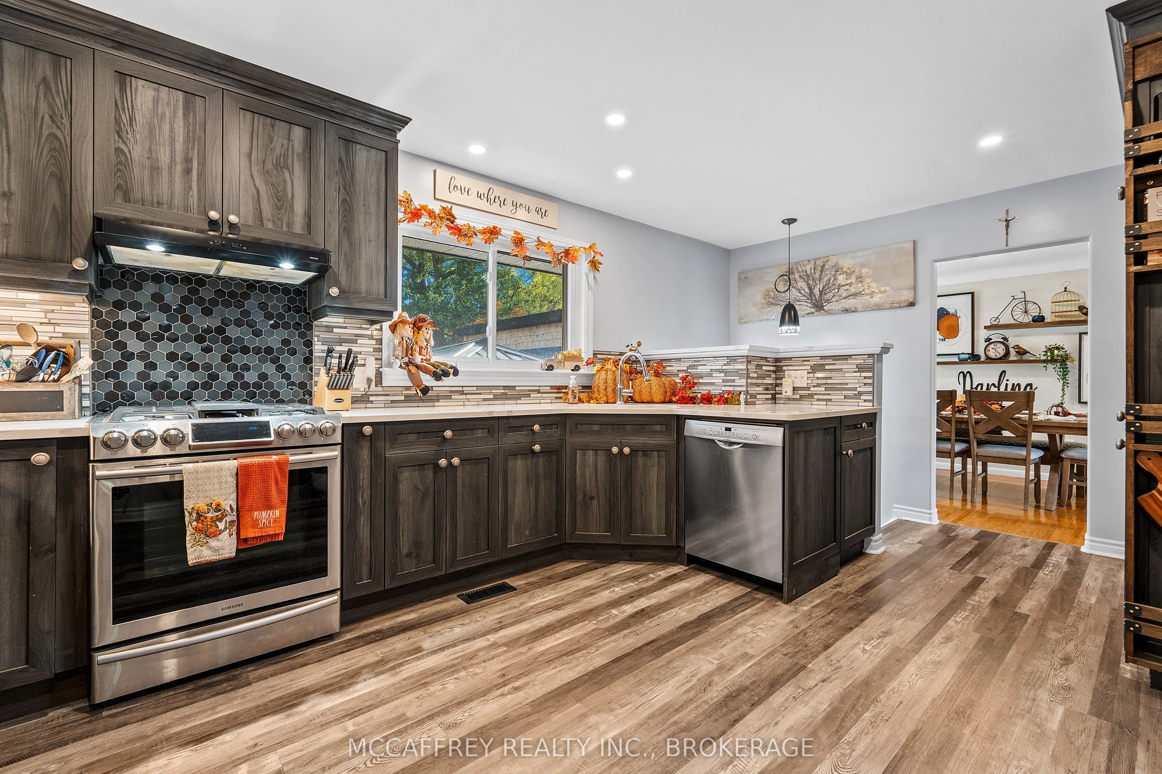59 Loyalist Avenue